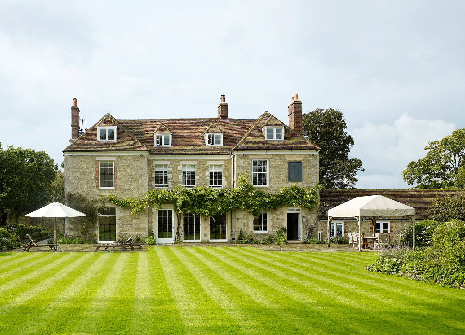 Jill Scholes Interior Design, Oxfordshire Country House, exterior view from back garden