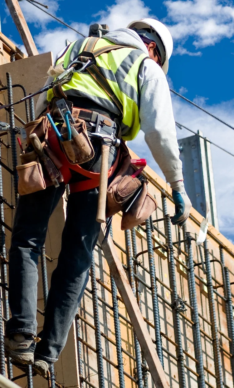 How Can a Construction Worker Tool Belt Prevent Injury?