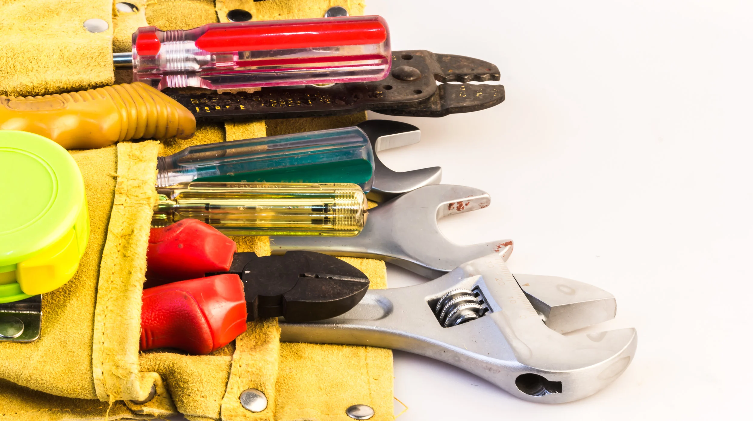 Never Forget Essential Tools With an Electrician Tool Bag