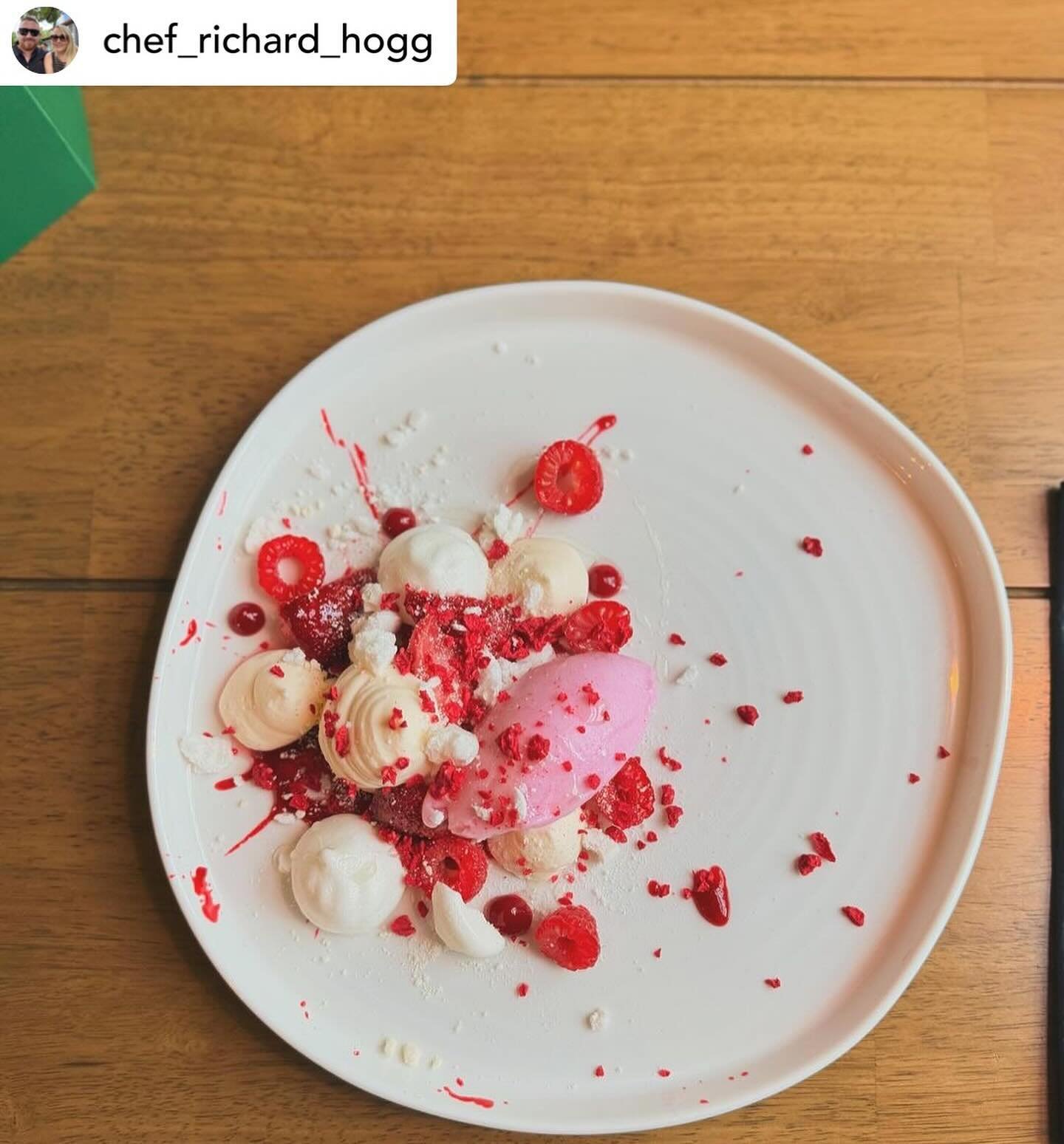 We are blown away by @chef_richard_hogg&rsquo;s creations using our Sorbets and Norfolk County Ice Creams - each dessert is a piece of art; which I&rsquo;m sure tastes just as good as it looks! Be sure to check out the Kings Head in Blofield. 

📍 @k