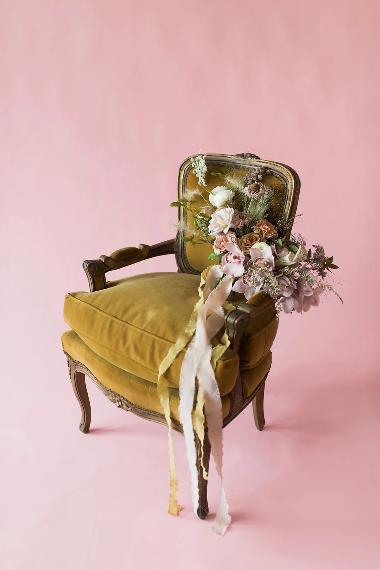 la-vintage-rentals-tulsa-ok-anthousai-floral-design-02.jpg