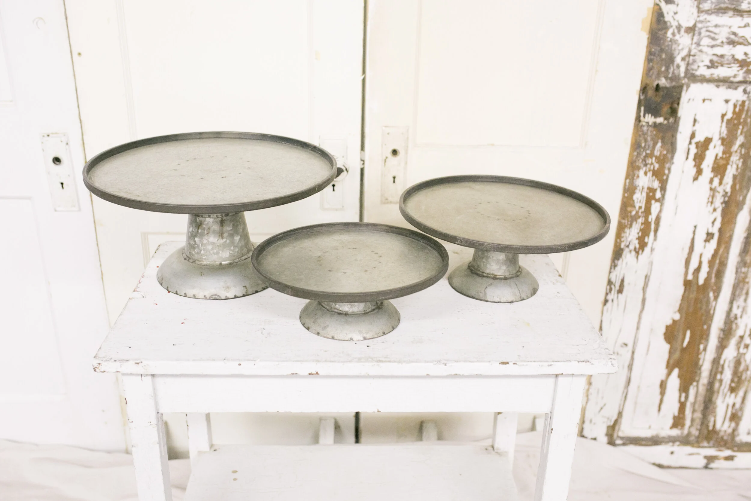 Pedestal Metal Cake Stands