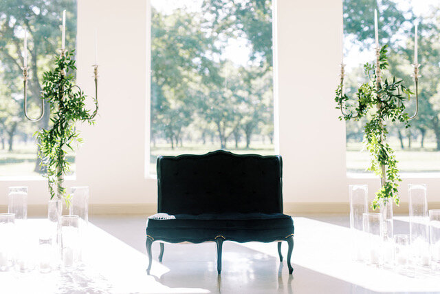 velvet.black.settee.tulsa.rentals.jpeg
