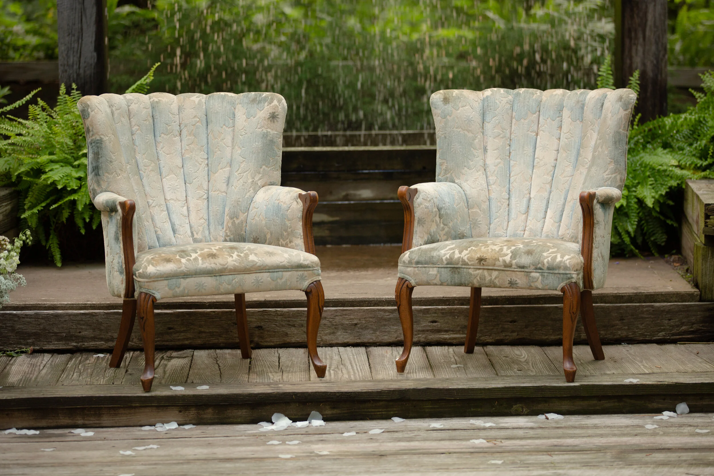 Soft.floral.chairs.tulsa.rentals.jpg