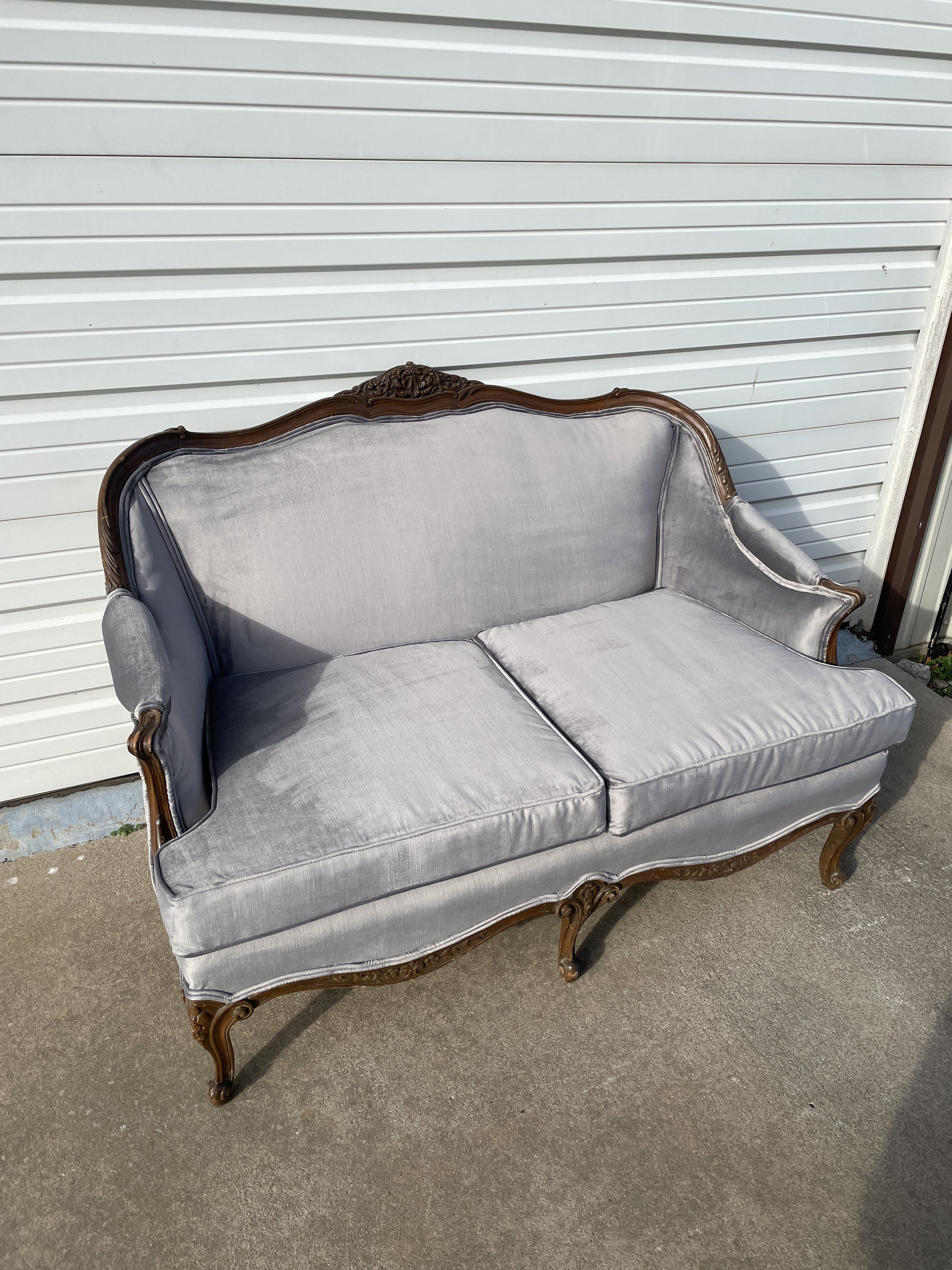 tulsa.rentals.kate.loveseat.vintageIMG_3248.JPG