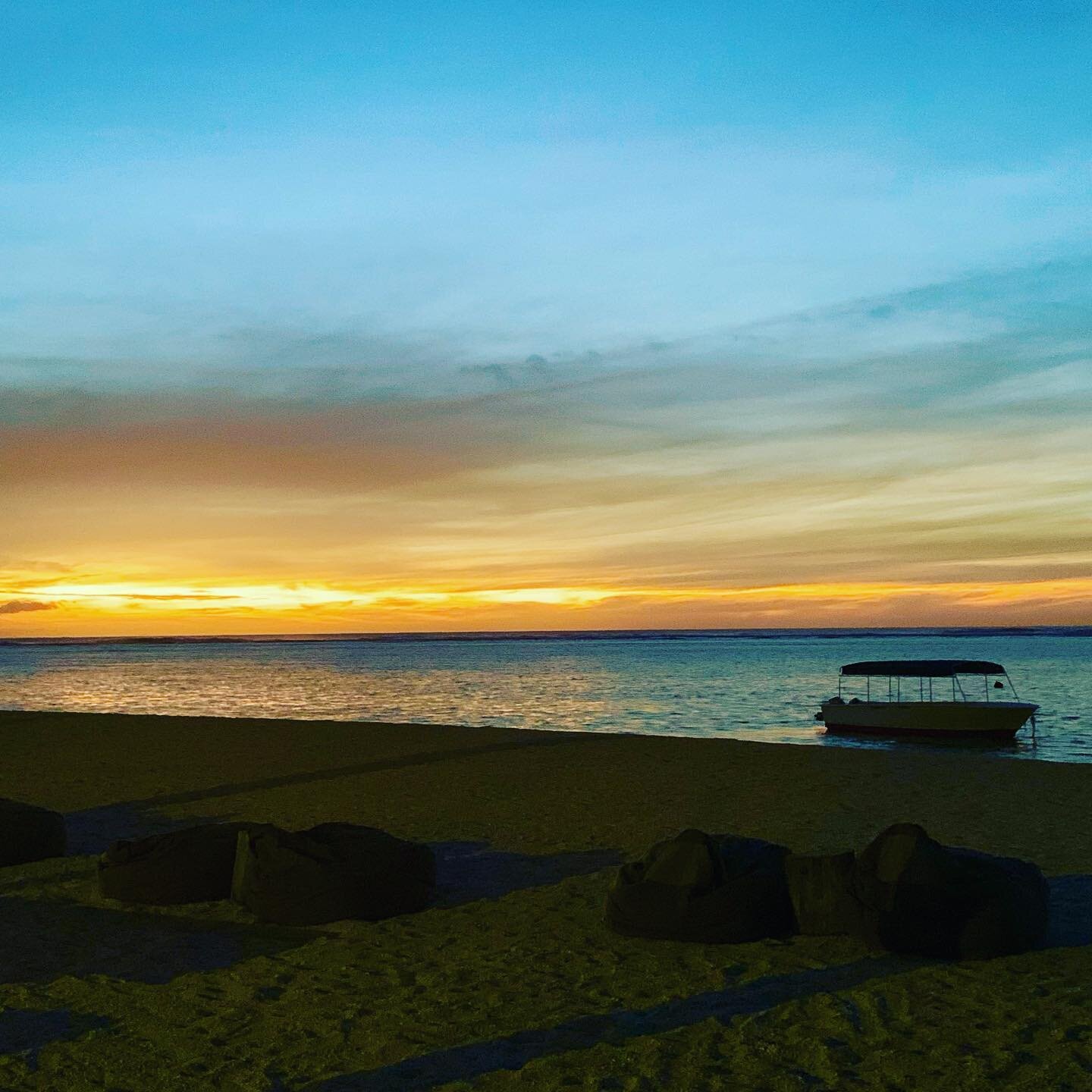 Sunset @jwmarriottmauritius 🌅 #sunset #besttimeofday #jidenba #mauritius