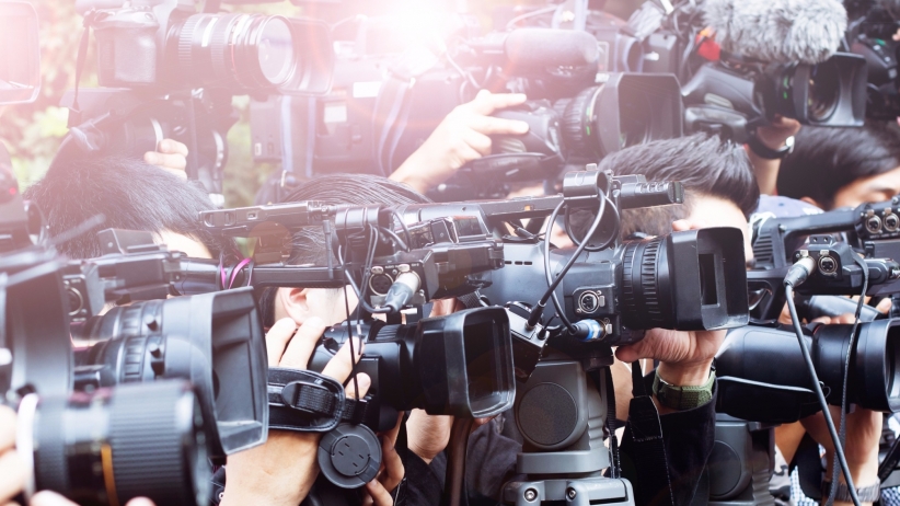 20150702201639-press-media-interview-reporters-cameras.jpeg