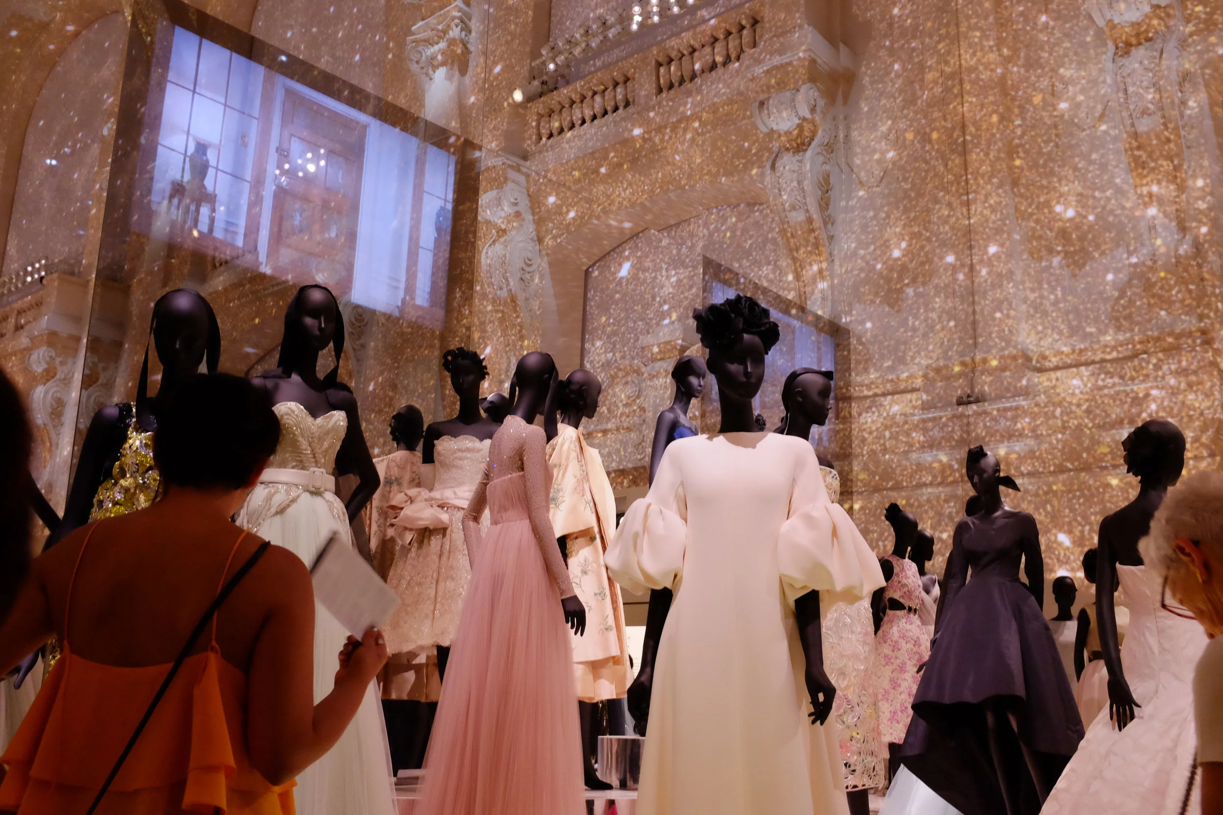 Christian Dior à LE MUSÉE DES ARTS DÉCORATIFS