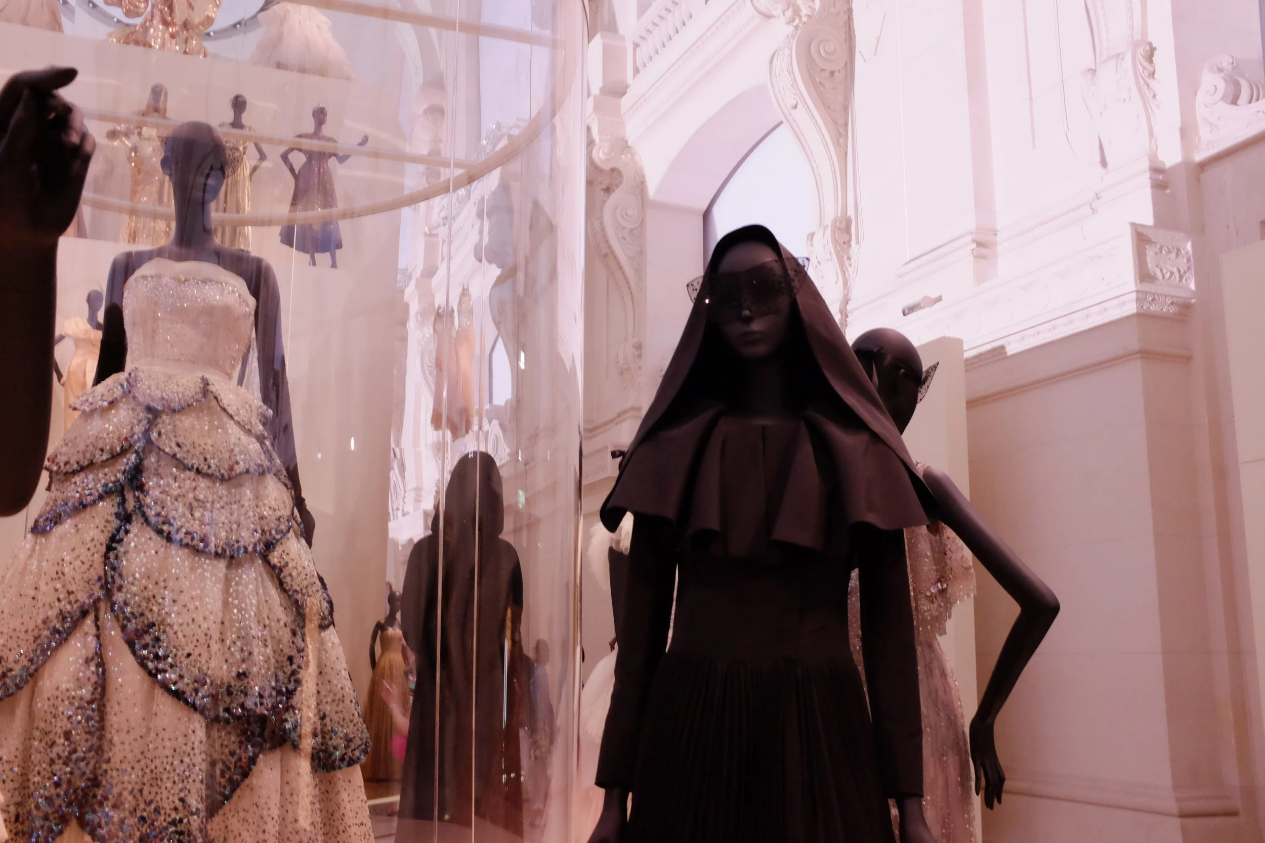 Christian Dior à LE MUSÉE DES ARTS DÉCORATIFS