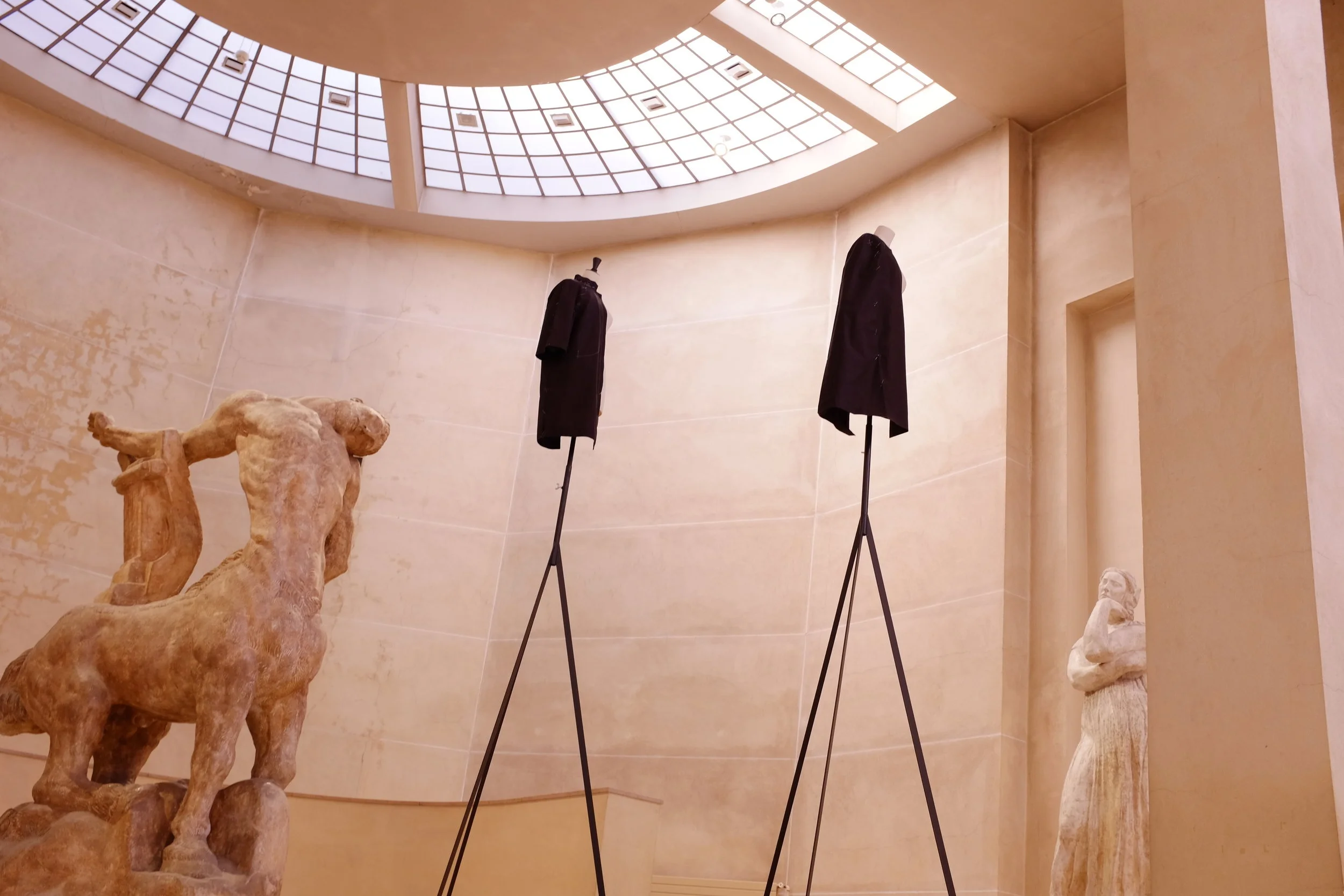 BALENCIAGA à L'OEUVRE AU NOIR’ à le Palais Galliera