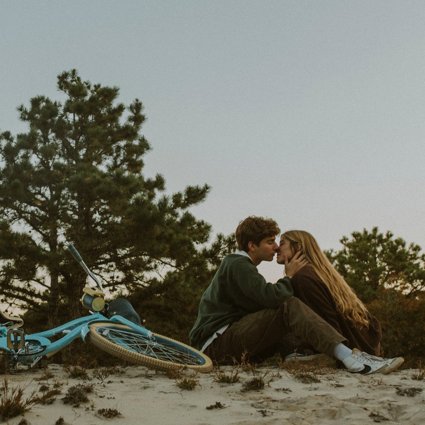 i have a couple last minute late november/early december dates left for couples or family photos before the holidays! mini sessions available too🤍

#samanthajanephotography #delawarephotographer #marylandphotographer #easternshorephotographer #eastc