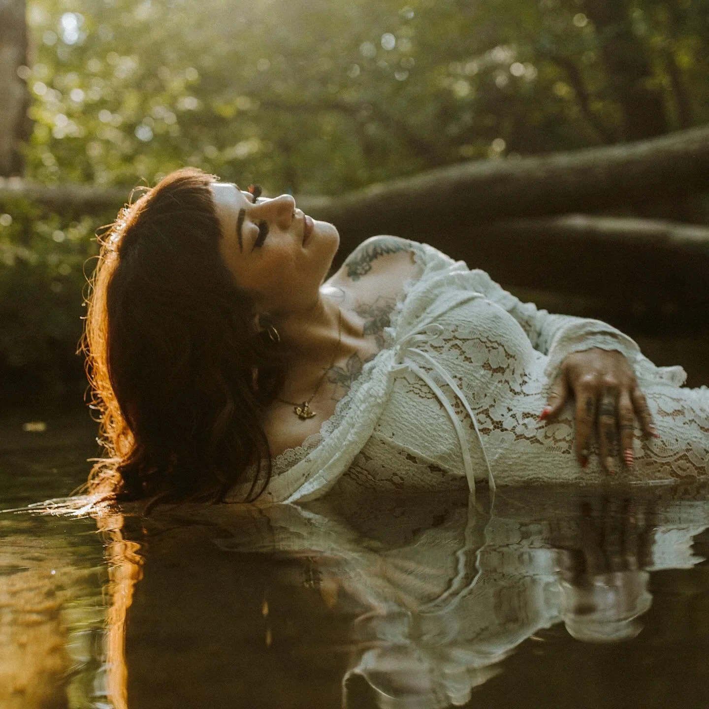 dreamiest maternity session for my lovely friend @holygaylee 🤍 can&rsquo;t wait to snuggle your little boy so soon!

#samanthajanephotography #delawarephotographer #marylandphotographer #easternshorephotographer #eastcoastphotograpger #maternityphot