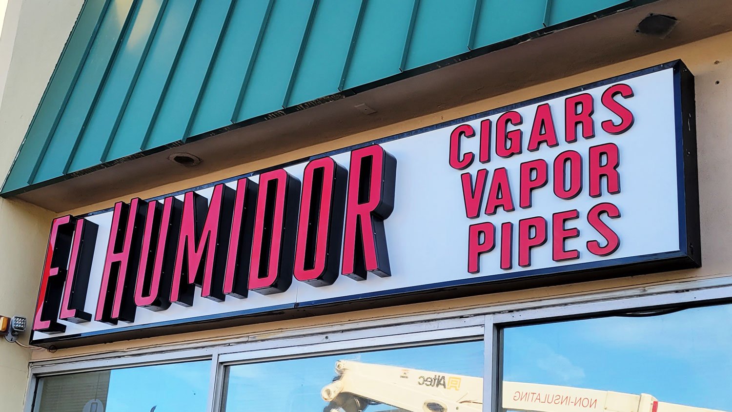 outdoorsigns-elhumidor.jpg