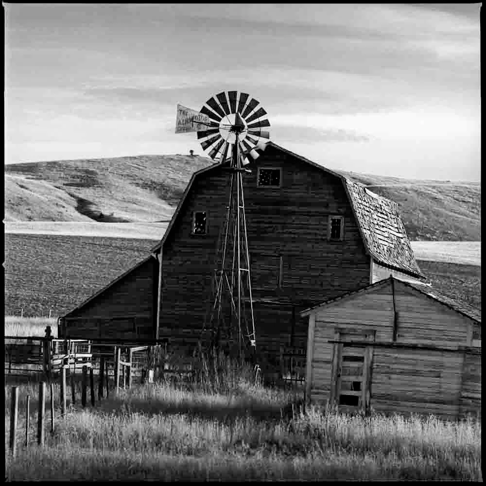 Montana barn.jpg