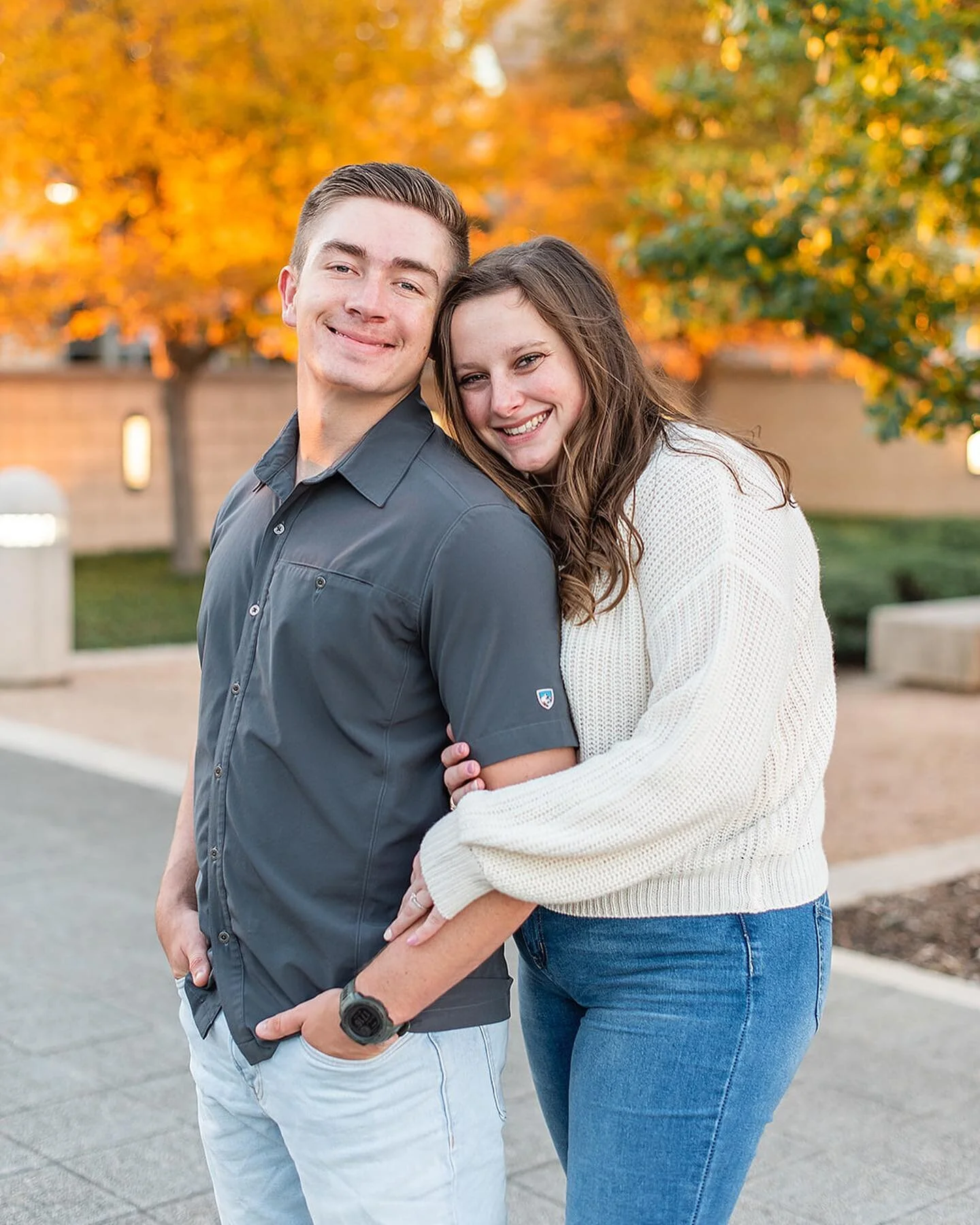 COUPLES!! I&rsquo;m offering mini sessions this spring. I have a few Sundays available to book. Go visit my website and click on &ldquo;minis&rdquo; to book. ☺️