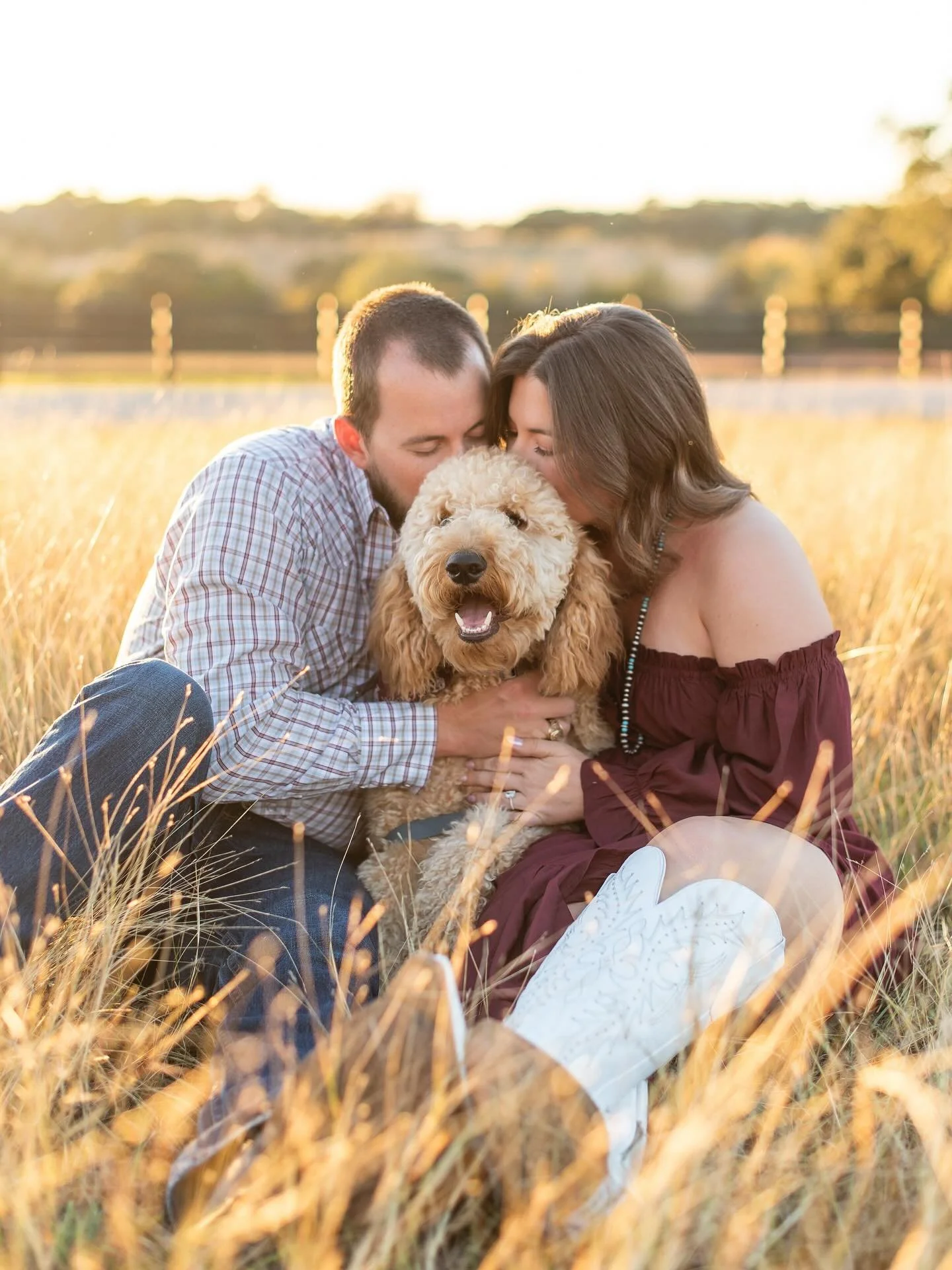 MINI SESSION DATES THIS FALL: 
Sun, Sept 14 
Sat, Oct 25
Sun, Nov 9 
Sun, Nov 23 

Go to my website to book or link in bio. 🗓️