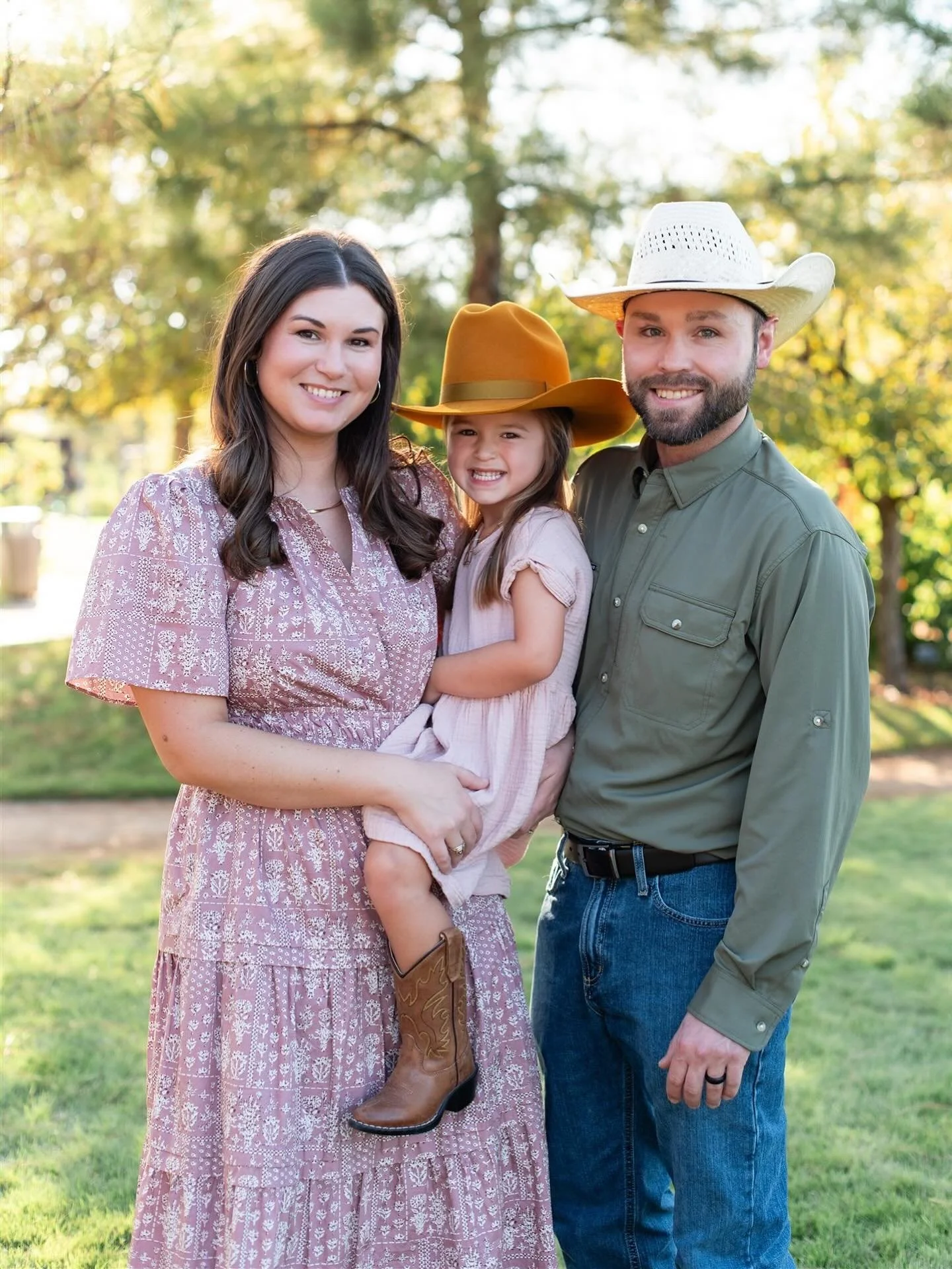 So excited for all the fall family sessions coming up &mdash; feeling so grateful for every family I get to capture this season! 🥹

I still have two mini session spots available on November 23rd &mdash; you can grab one through my website!