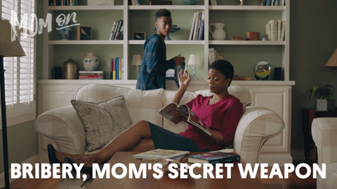 GIF-bribe-mom-08.gif