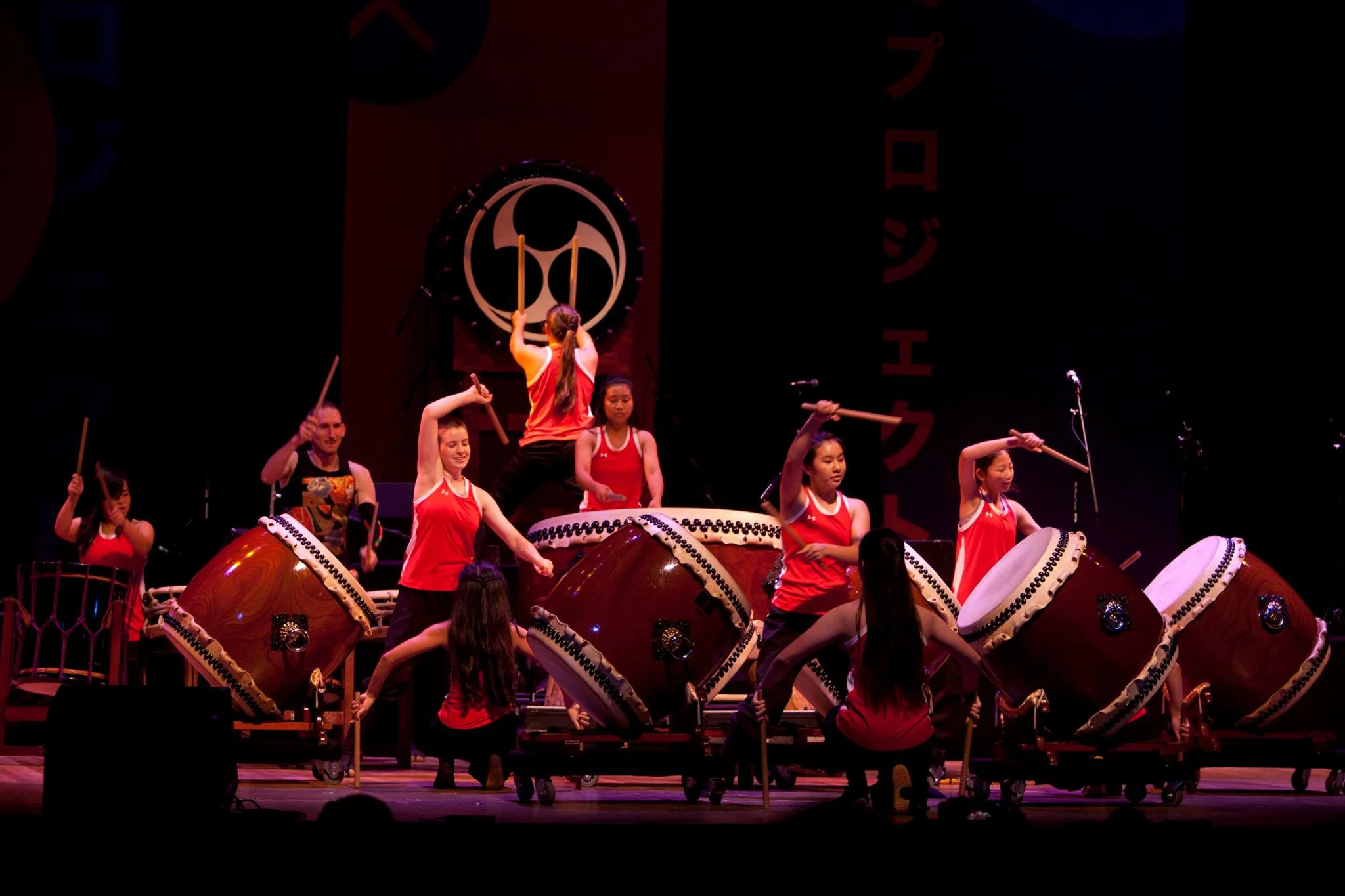 Kitsune Taiko perfoming Raion