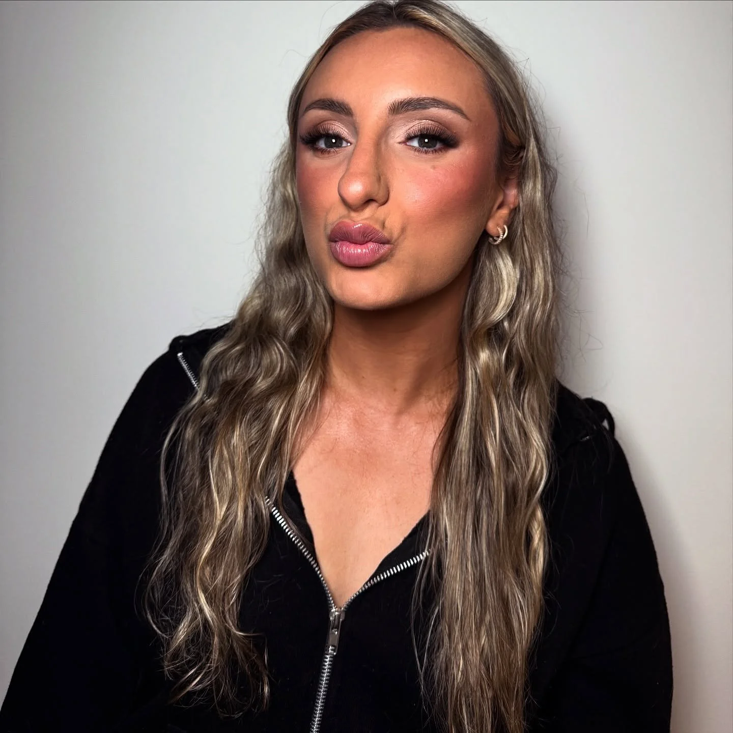 🪽𝒮𝒾𝓂𝑜𝓃𝑒🪽

MAKEUP + TAN  #LGMakeupTans