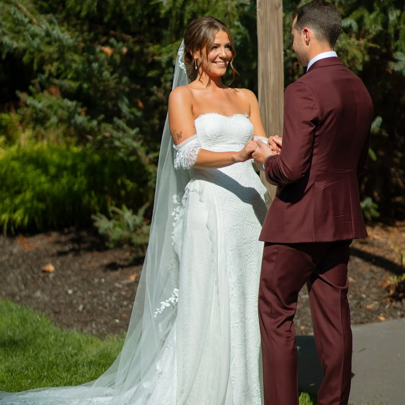 All spray tans are not created equal. I take pride in consistently hearing that mine are some of the most natural looking, and have an incredible wear time 🤎

&bull;Choose someone that uses a quality solution.
&bull;Someone that pays attention to de