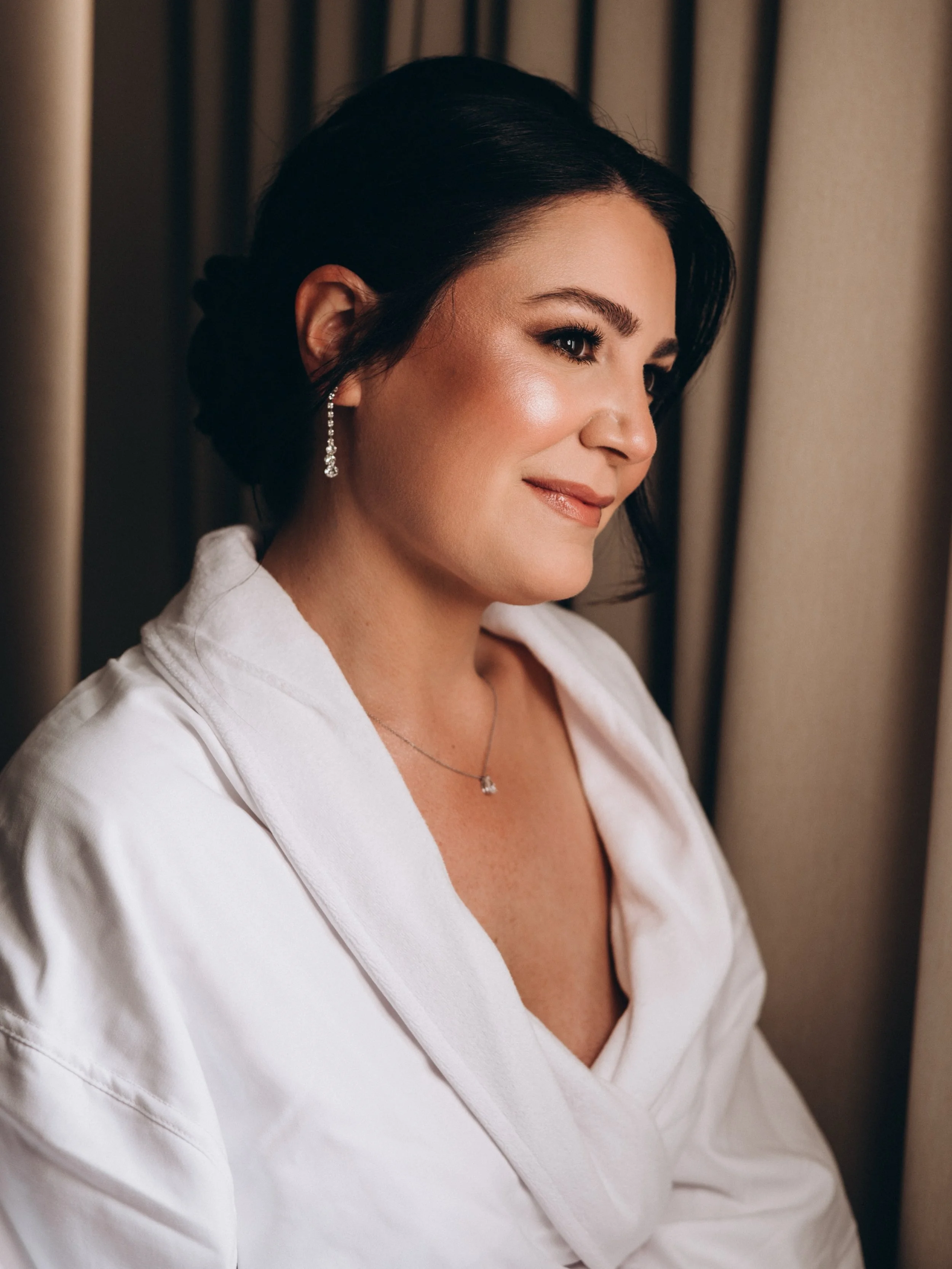 🪽𝒜𝓃𝒹𝓇𝑒𝒶🪽

When a longtime client that couldn&rsquo;t imagine you not being there hires you, it really does hit different. Pure joy! Thanks for having me, Andrea 🫶🏼🥹

MAKEUP + TAN @lgmakeupbridal #LGMakeupTans
HAIR @glamhairbyjoanna 
PHOTO 