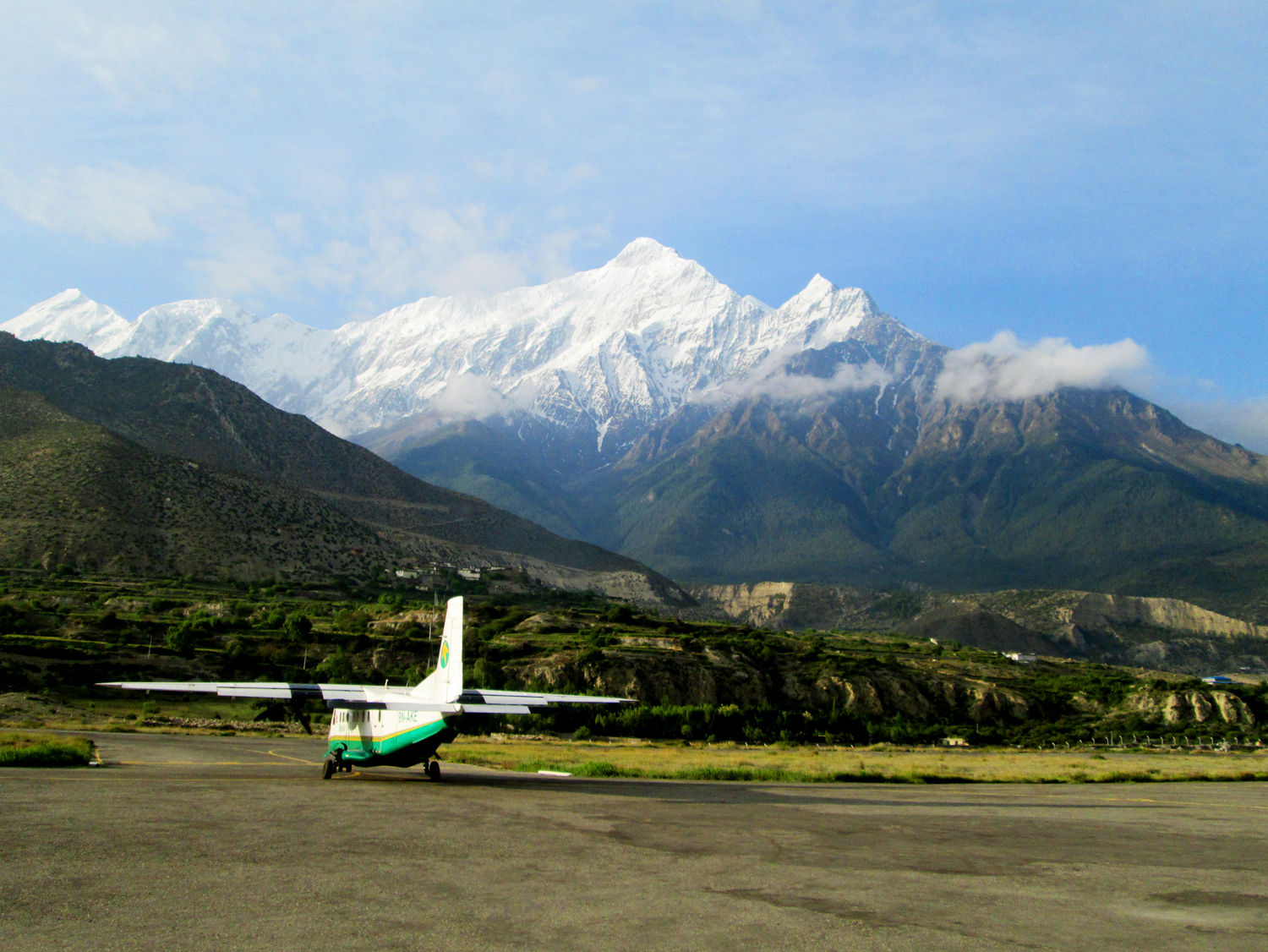 Nepal.Mustang.PlaneLandingJomsom.jpg