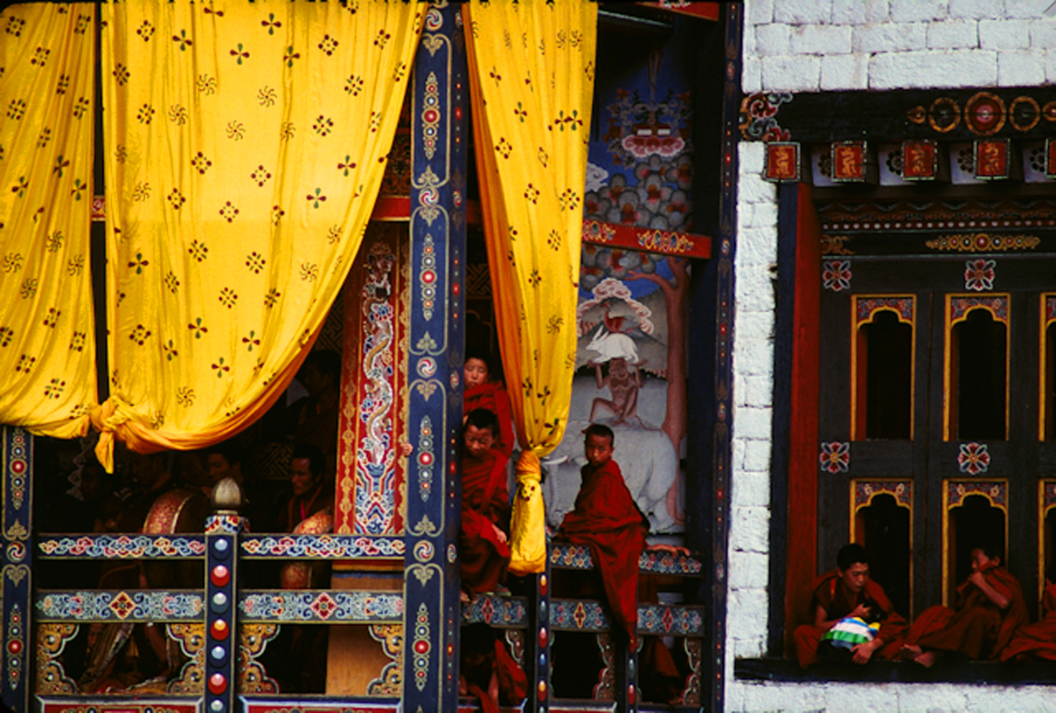 Bhutan.Thimphu.Tsechu.Watchers.jpg