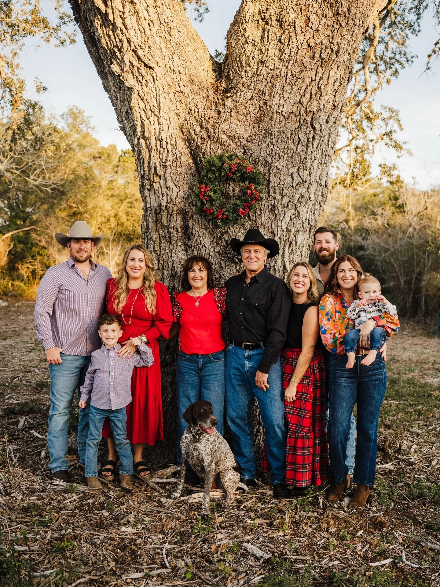We were finally all together and had to commemorate it! These photos are so special and I am so grateful to @stx_photog for coming out to my parents place to take these over the holiday weekend. 

Alex, you did an amazing job and I cannot thank you e