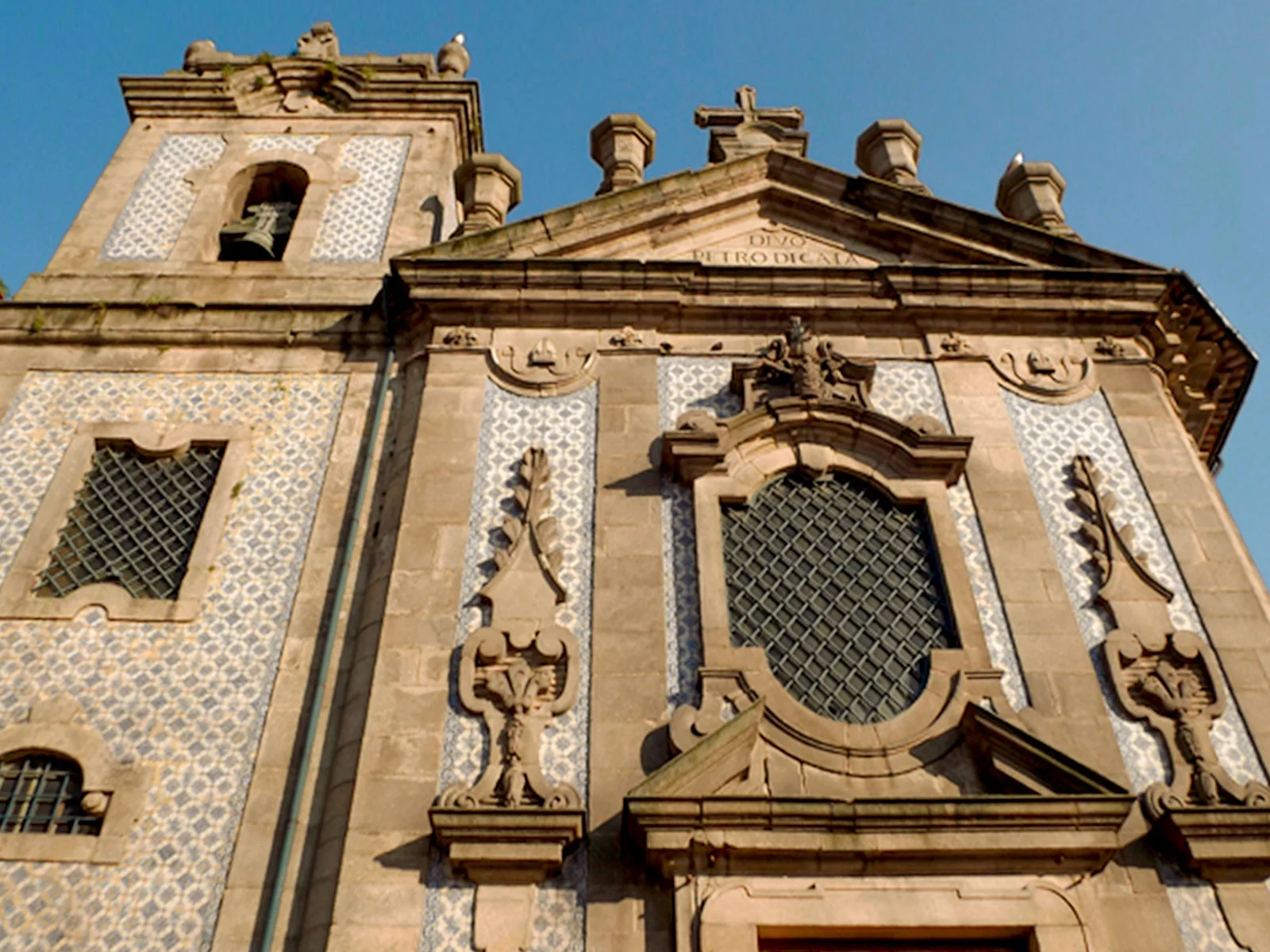 Storyteller Walking - Igreja Miragaia.jpg