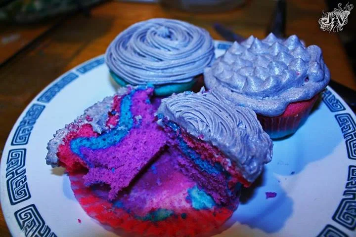 victoriajaxx-tiedyecupcakes.jpg