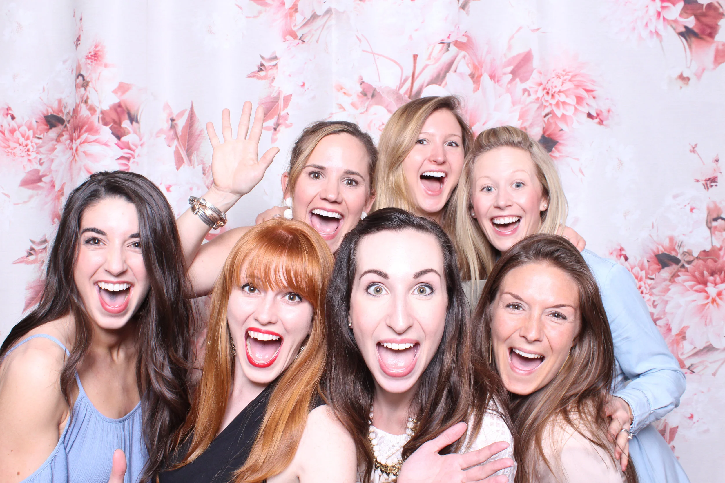 OhHappyDayBooth-TheSchoolofStyling-32.jpg