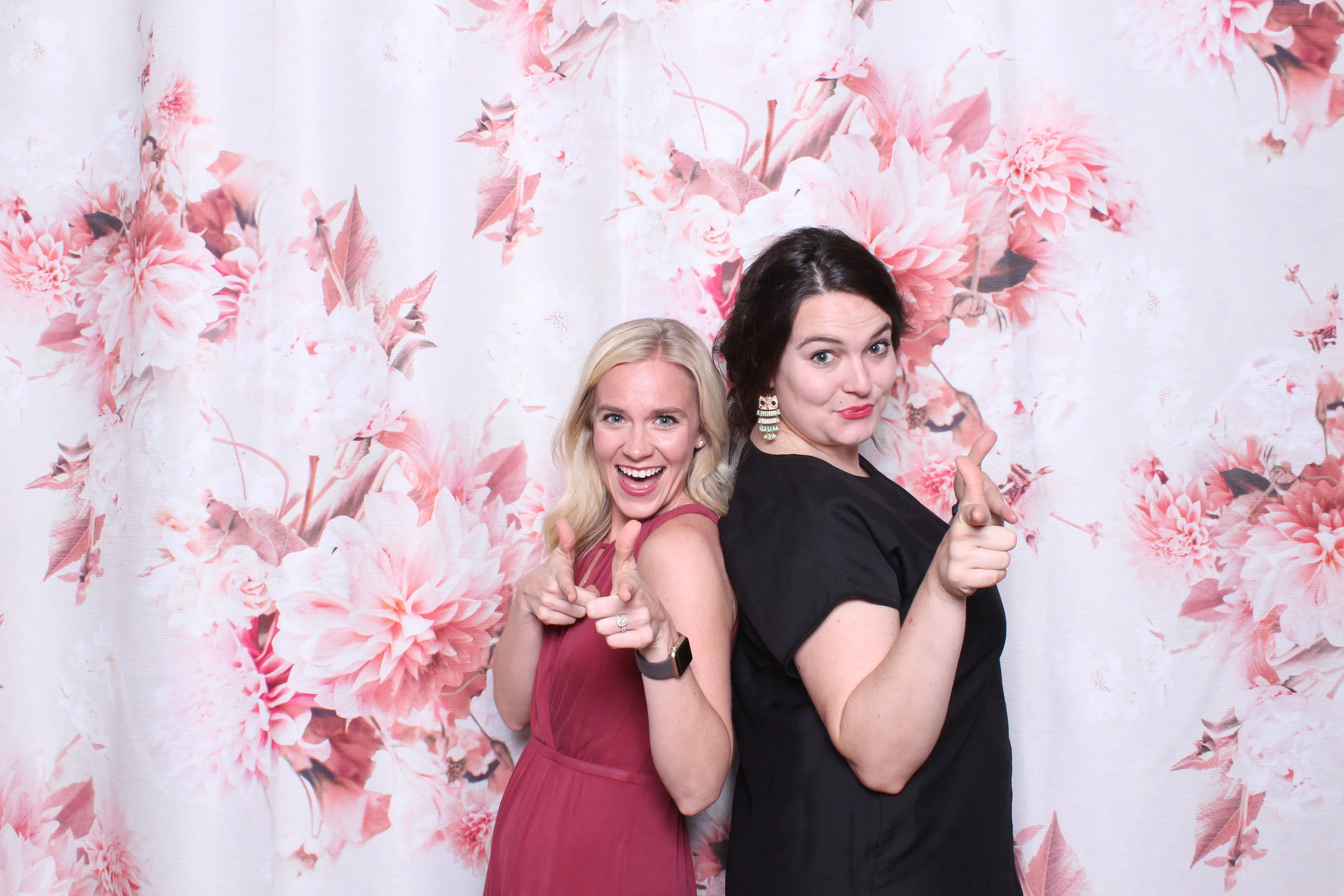 OhHappyDayBooth-TheSchoolofStyling-42.jpg