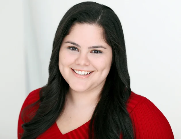 Daisy Guevara (Julia)