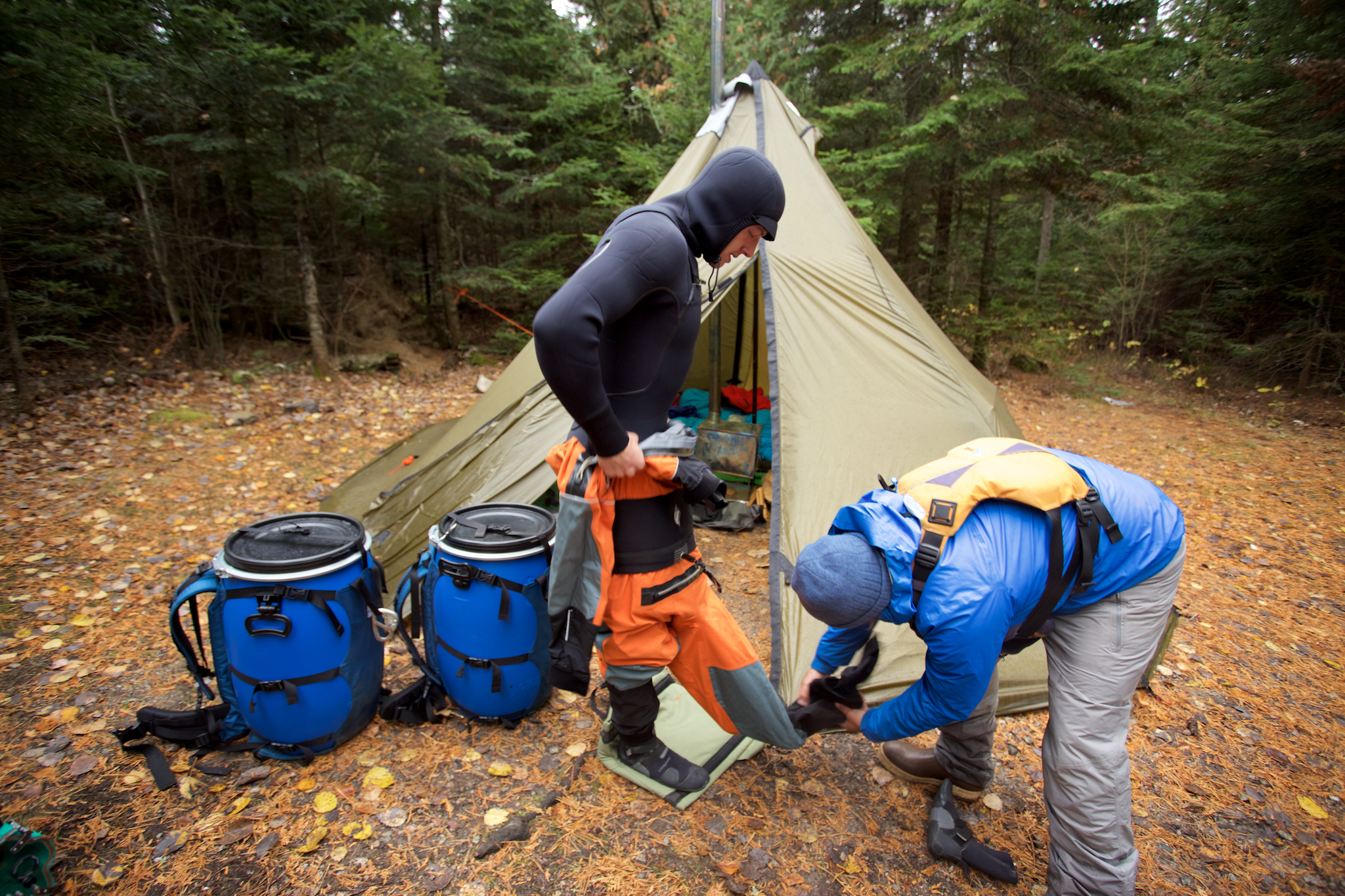 Matt Van Biene dons a hooded R4 Patagonia wetsuit, gloves, booties, and a drysuit - all in the name of getting the shot.