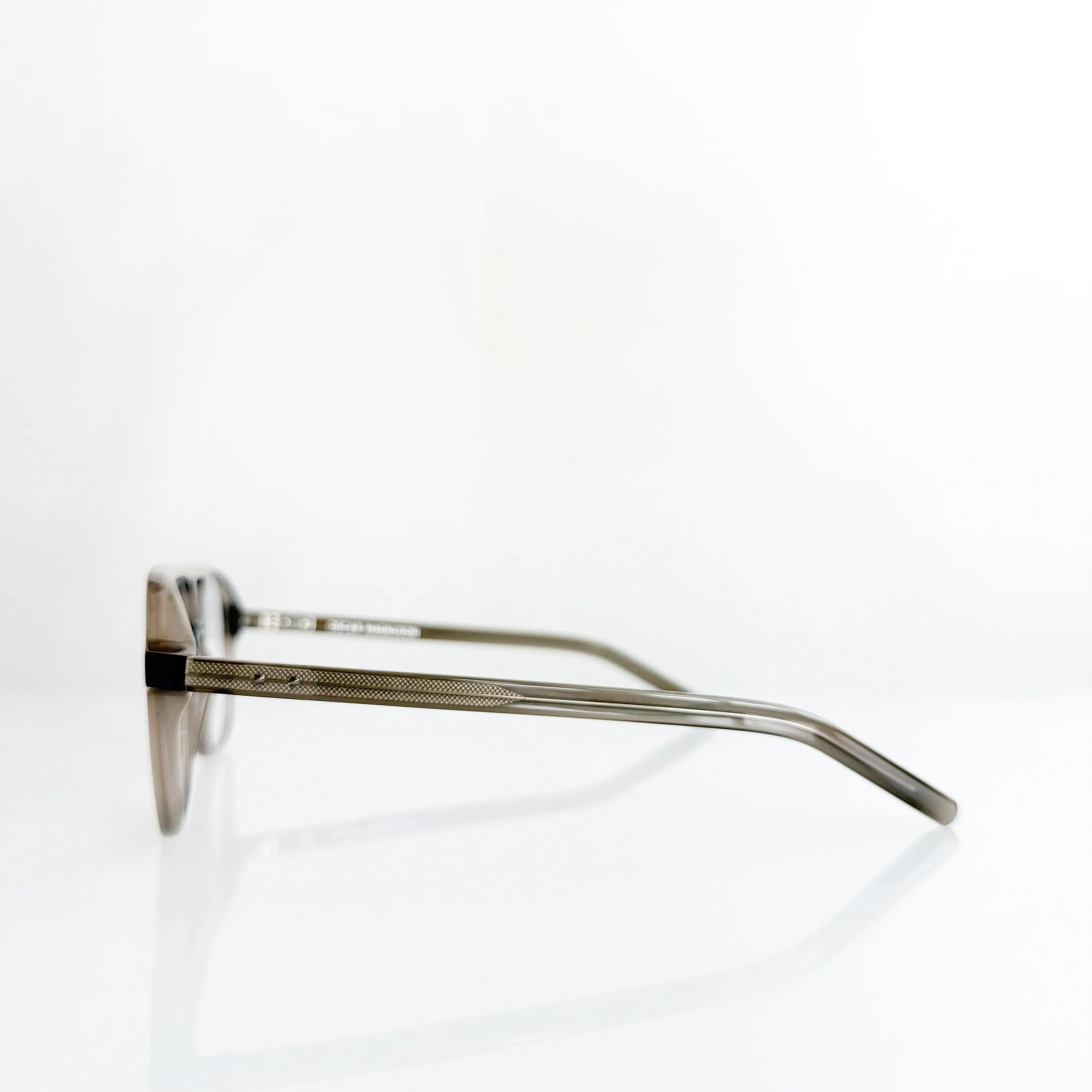 oscar-magnuson-lenny-cloud-grey-plastic-frame-pilot-glasses-3.jpg