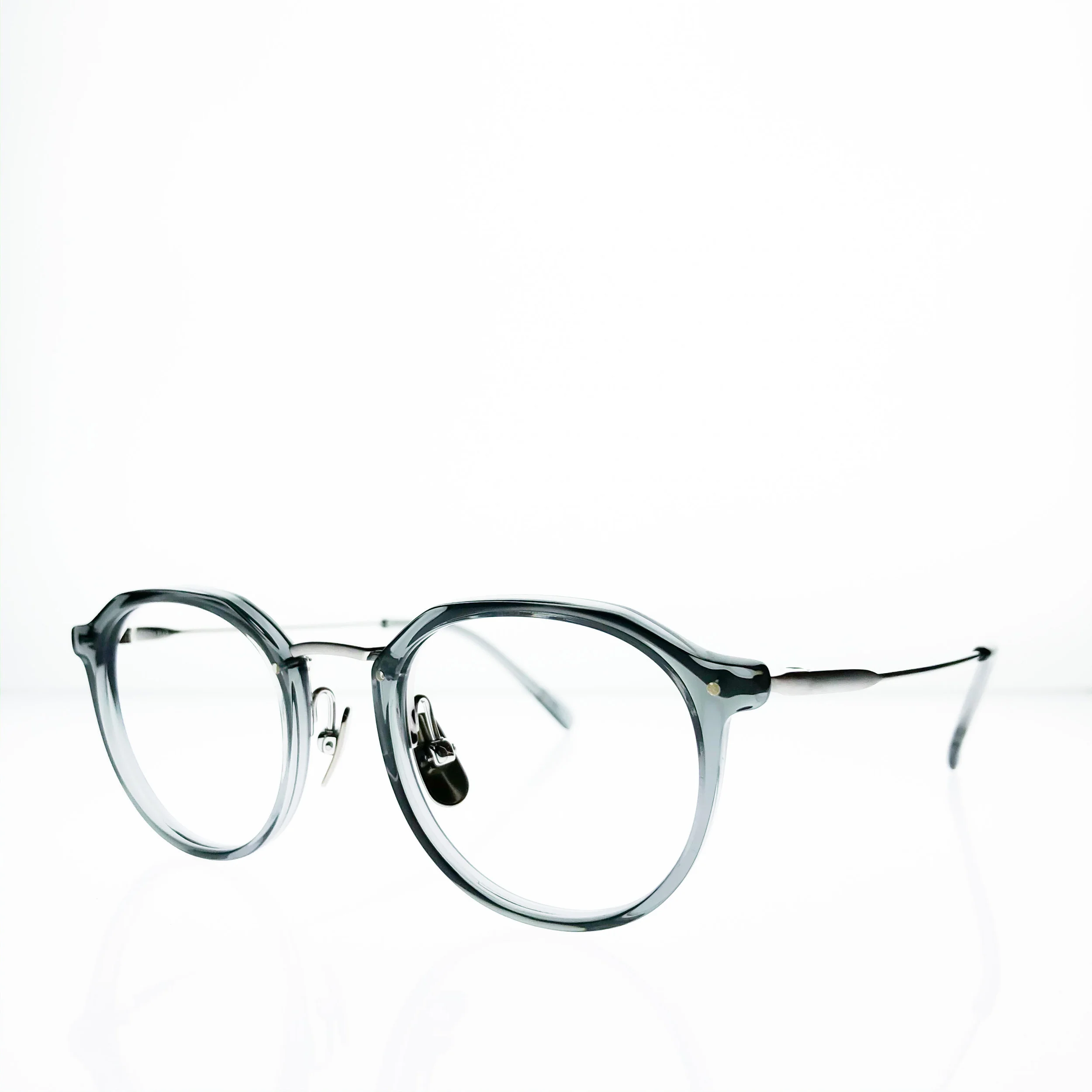 yellows-plus-gillian-smoky-leaf-one-hour-glasses-chicago-2.JPEG