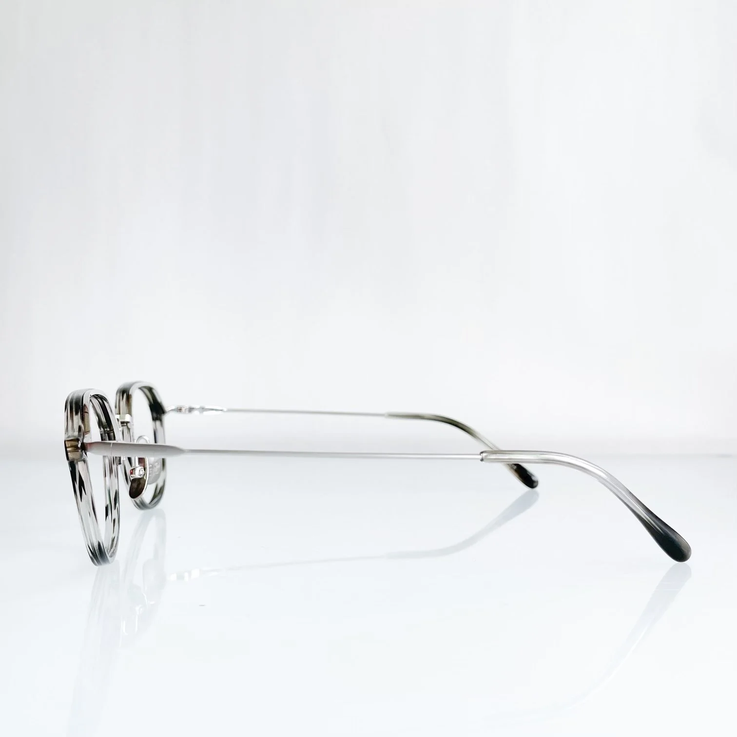 yellows-plus-clark-gray-turtle-silver-c434-glasses-madness-3.jpeg