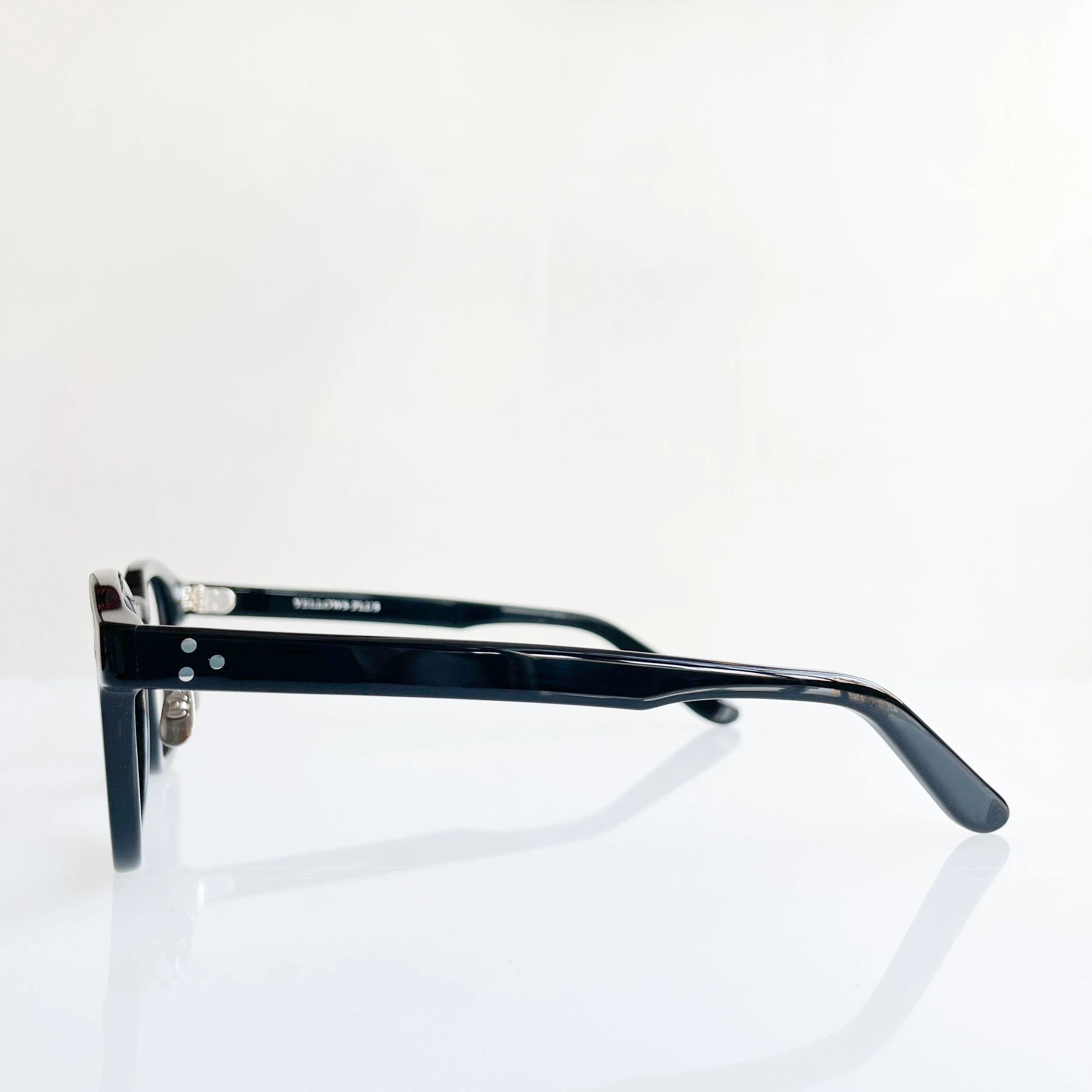 yellows-plus-leon-black-c-1-michael-caine-glasses-thick-3.JPEG