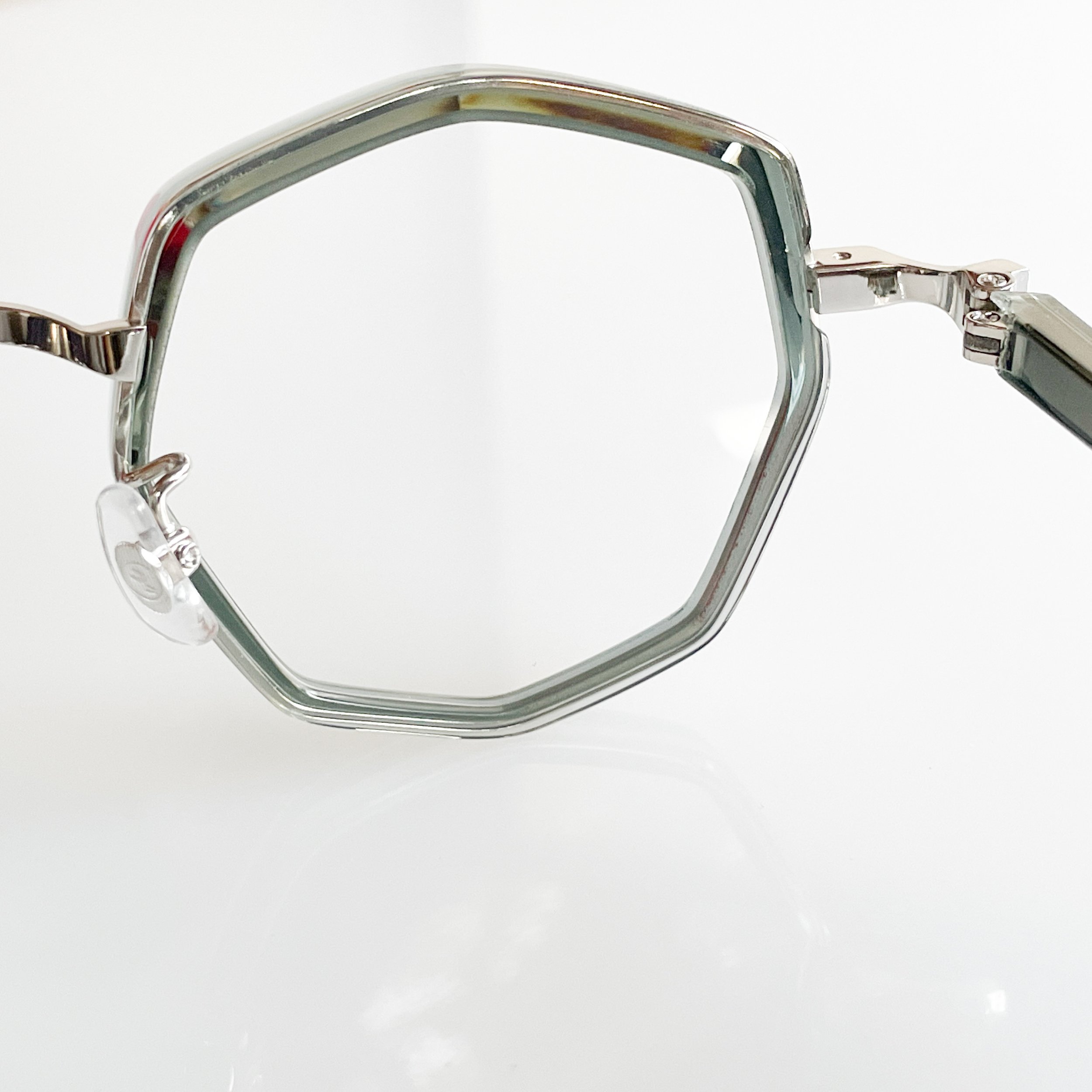 factory-900-retro-rf-055-col-577-pale-green-octagonal-frames-4.jpg