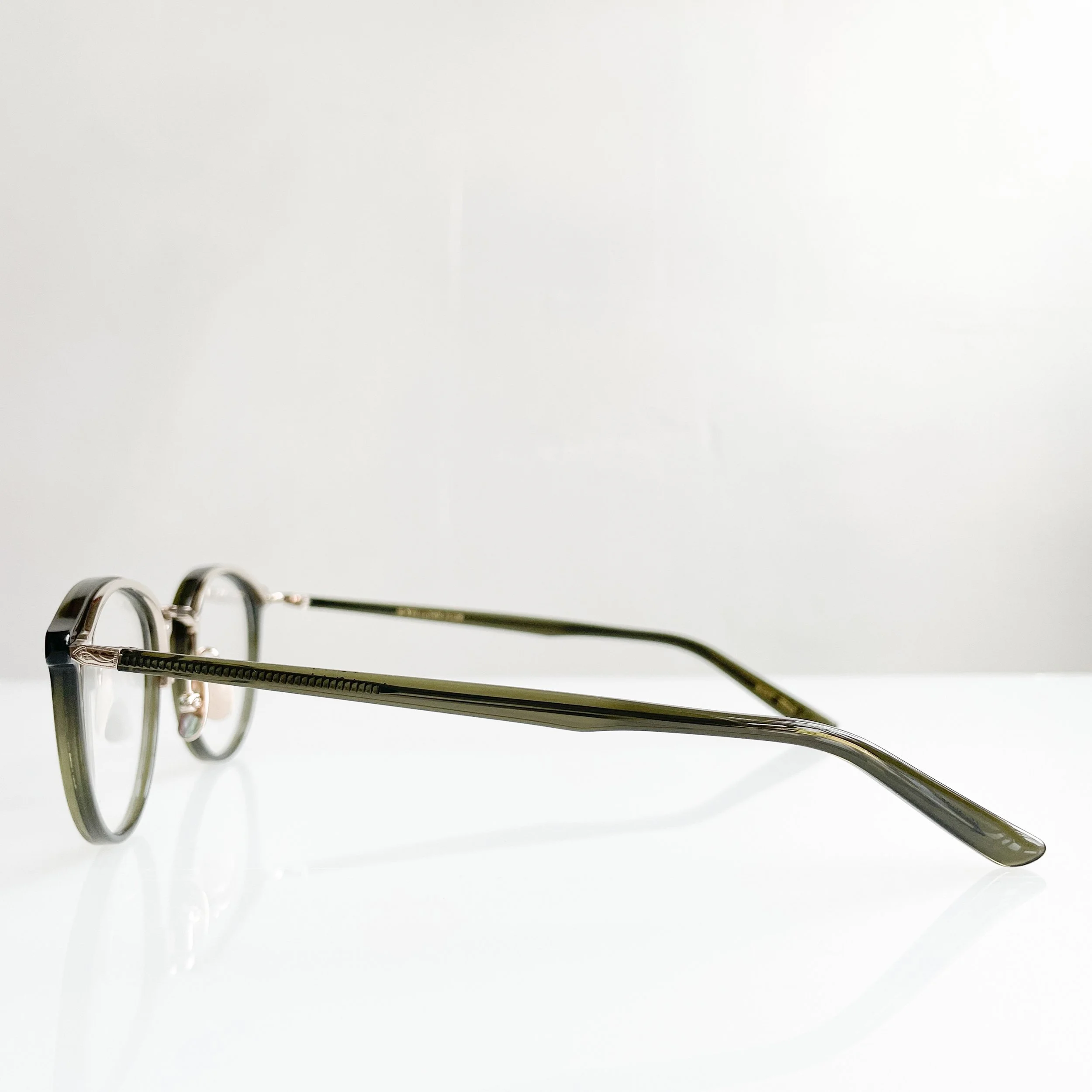 yellows-plus-nicky-c529-harrods-green-gold-elegant-eyeglass-3.jpg