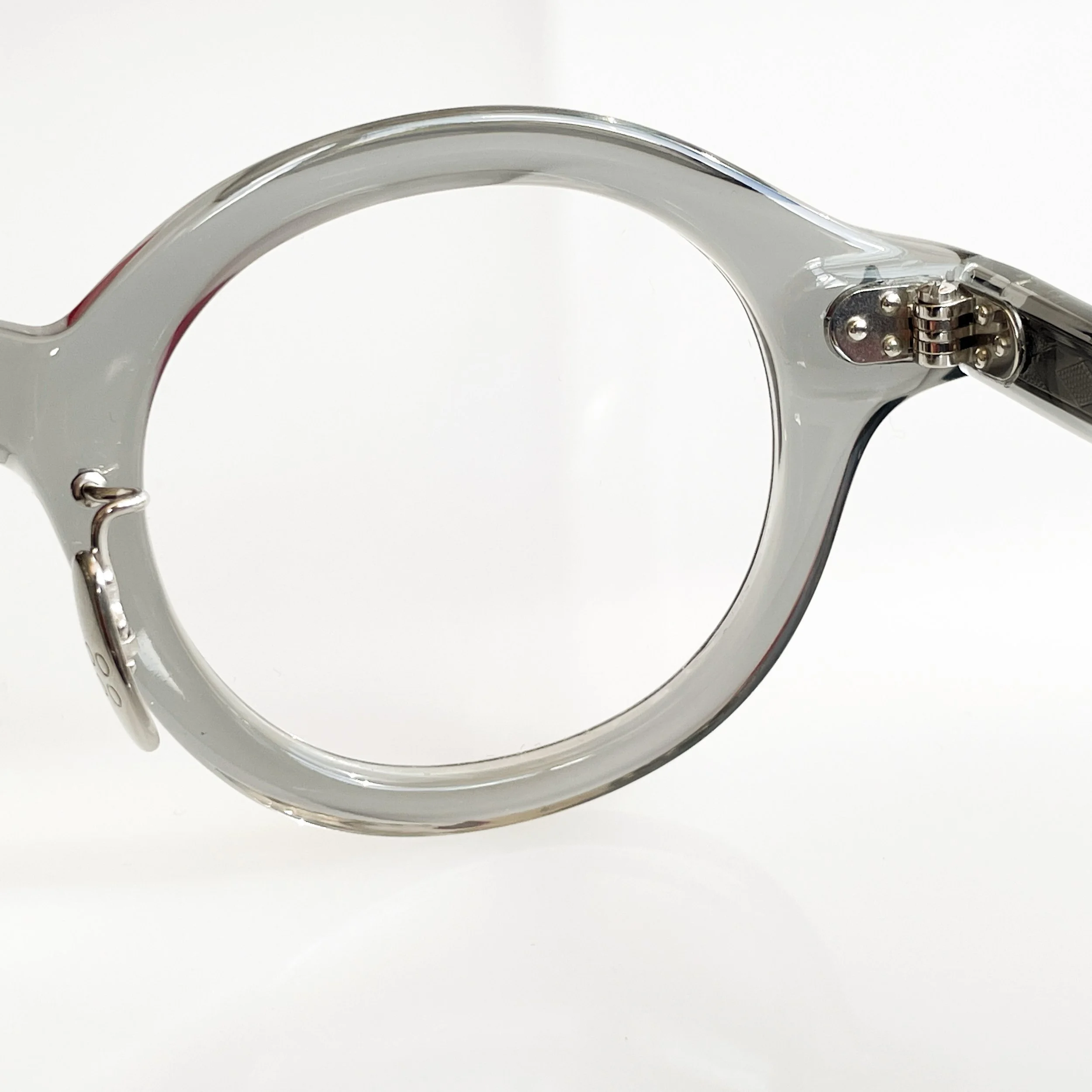 yellows-plus-richard-c491-smoky-leaf-le-corbusier-glasses-8.jpg