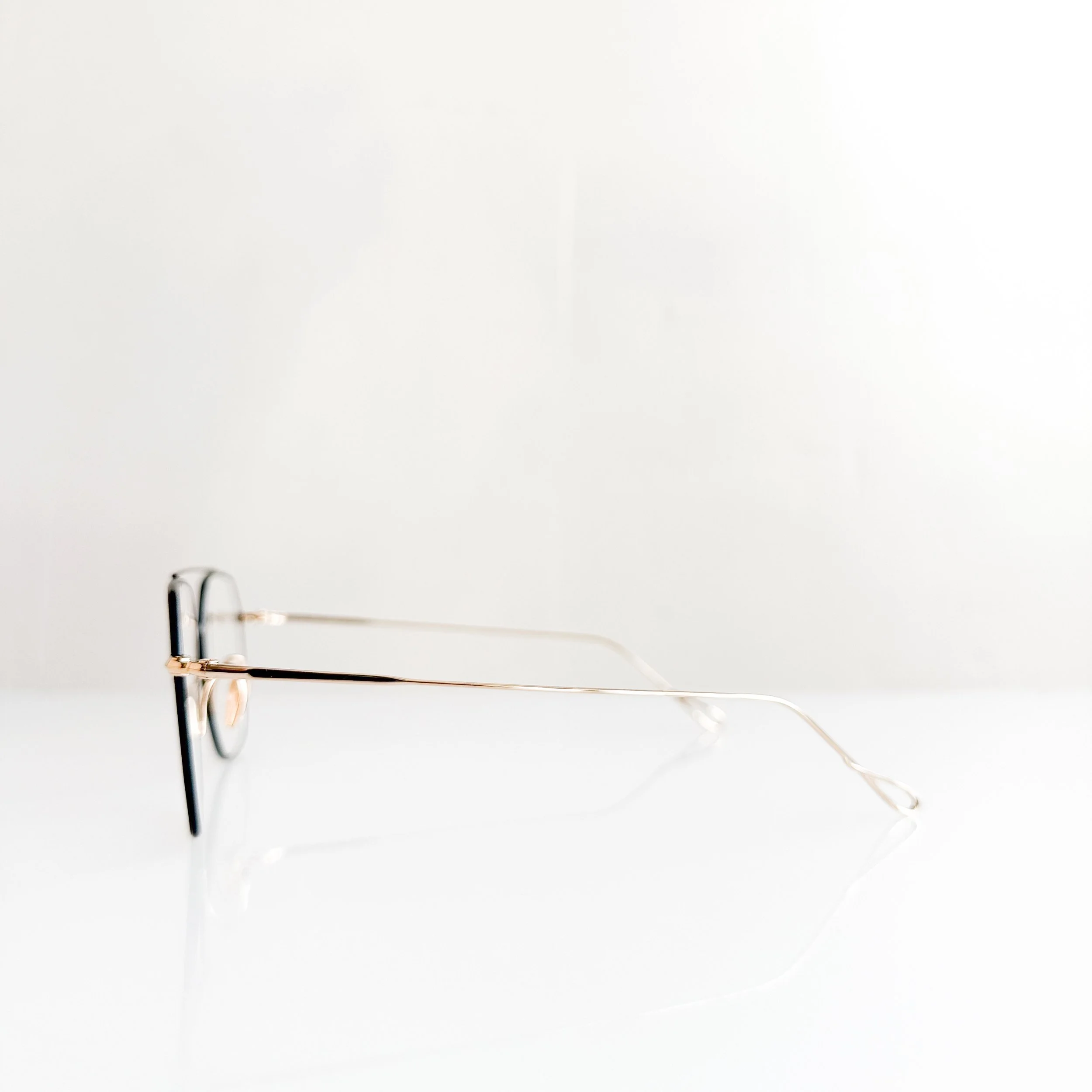 yuichi-toyama-kepes-u-169-col-1-black-white-gold-aviators-3.jpg