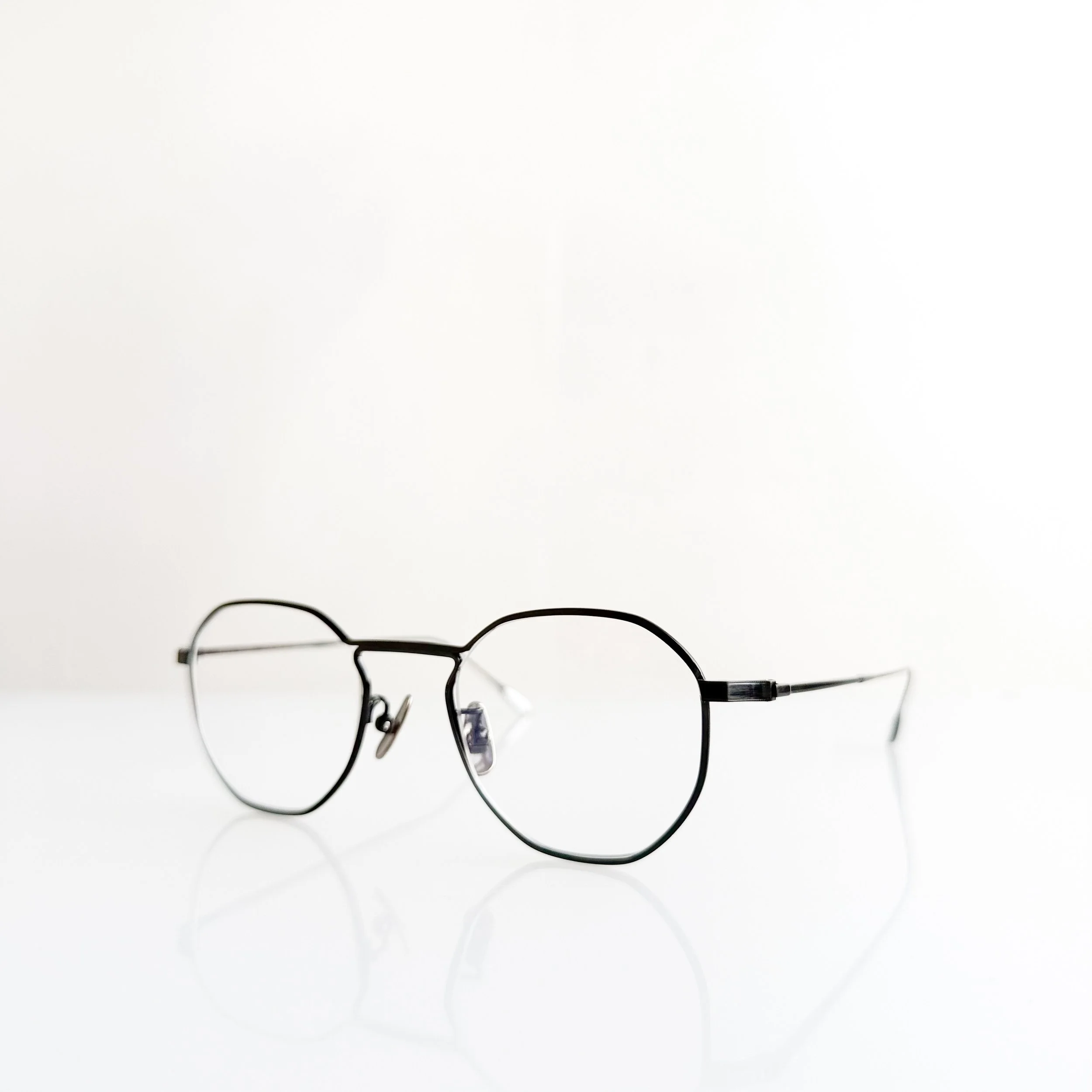 yuichi-toyama-glasses-herbert-u-108-col-20-hairline-black-5.jpg