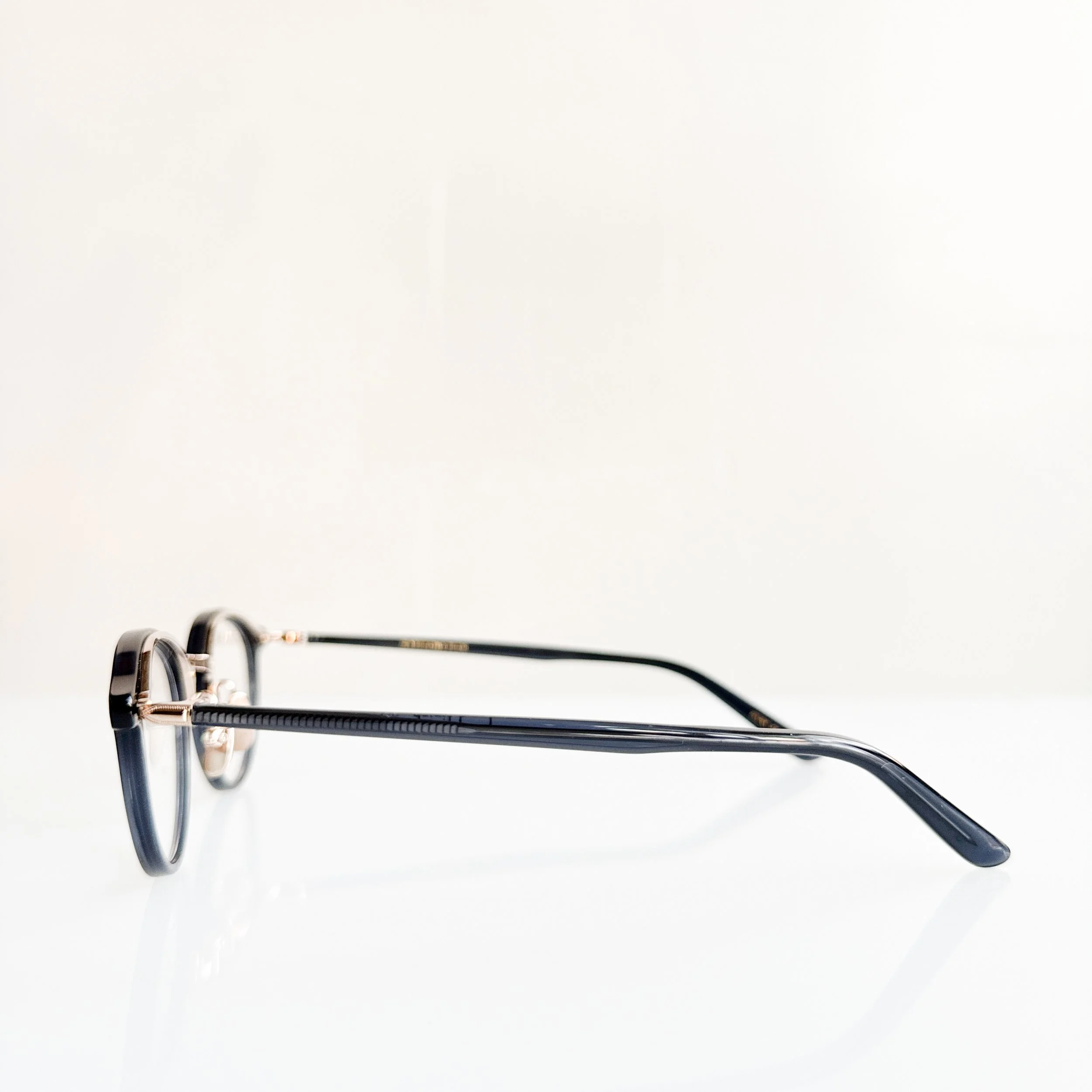 yellows-plus-selina-c557-mid-night-blue-gold-gen-z-glasses-3.jpg