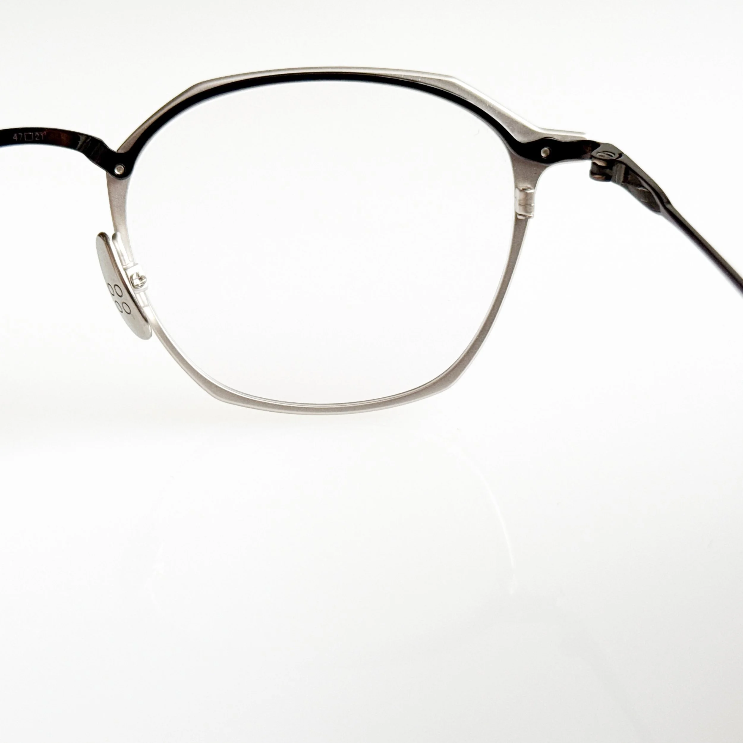 yellows-plus-tyler-c-11bk-matt-silver-black-titanium-matsuda-5.jpg