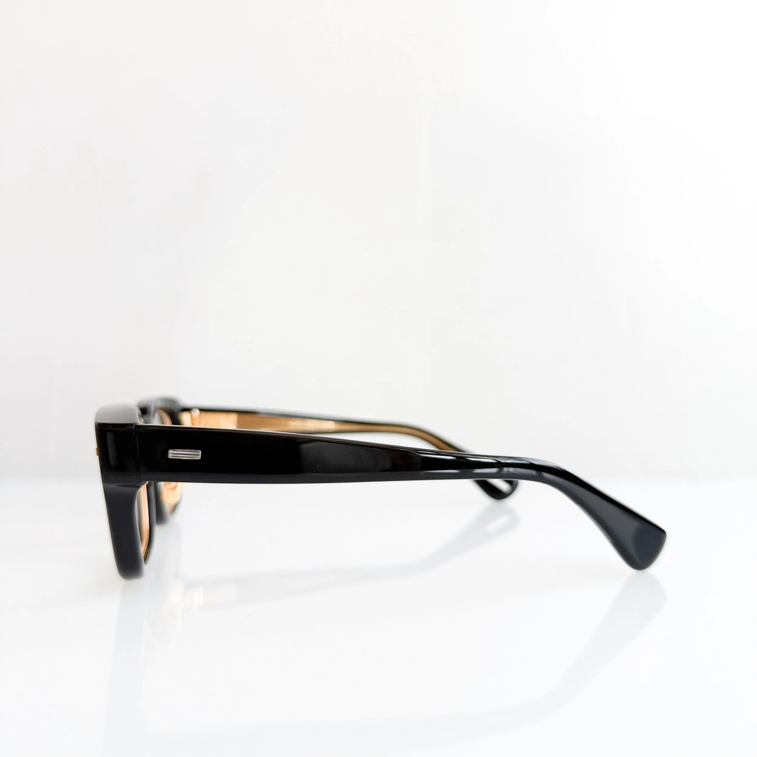 yuichi-toyama-5-williamsburg-col-1-black-gold-beacon-diablo-4.jpg