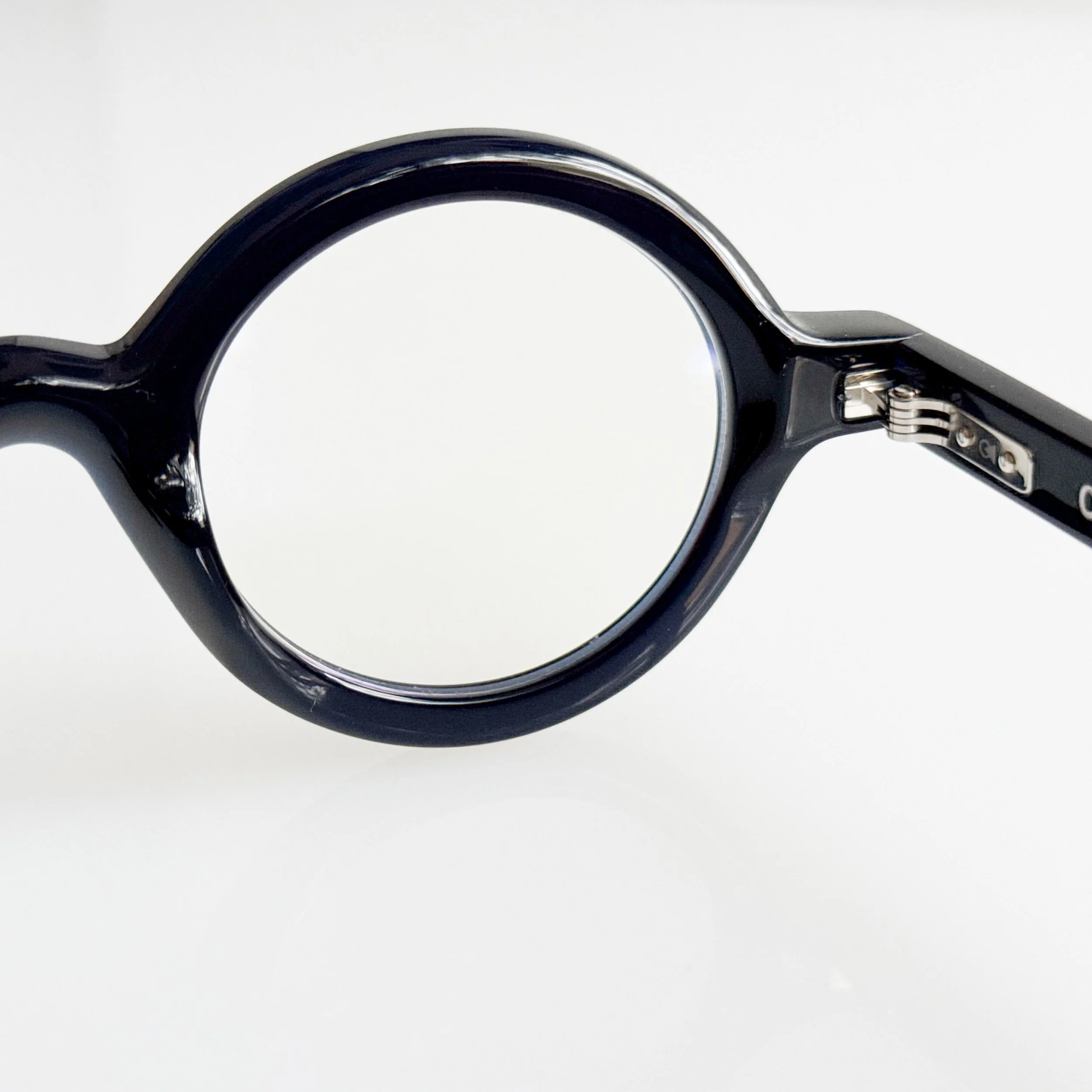 oscar-magnuson-harrie-om2-deep-ink-chicago-eyeglasses-stores-4.jpg