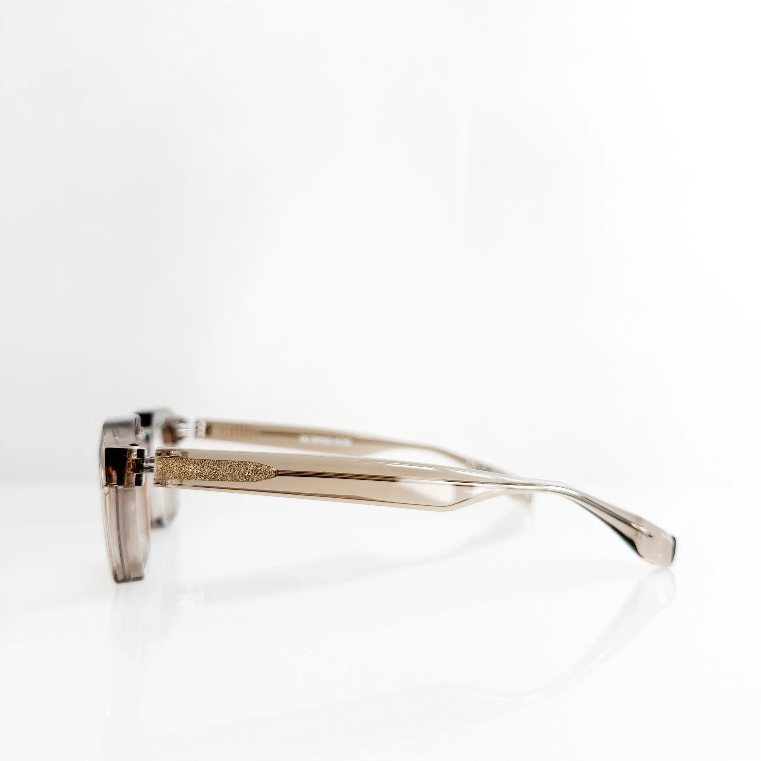 factory-900-retro-rf-073-col-897-greige-modern-glasses-women-3.jpg