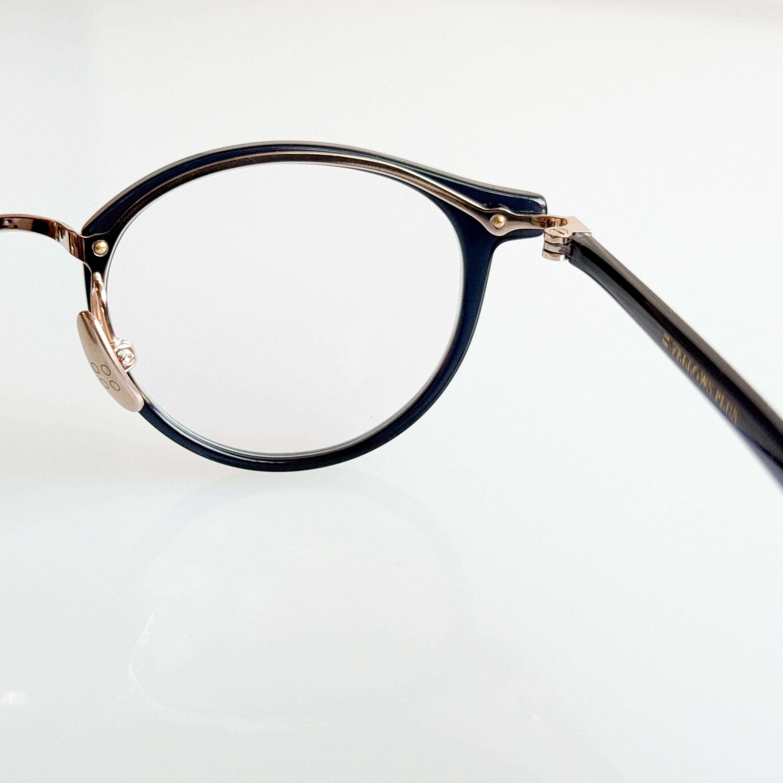 yellows-plus-selina-c557-mid-night-blue-gold-gen-z-glasses-4.jpg